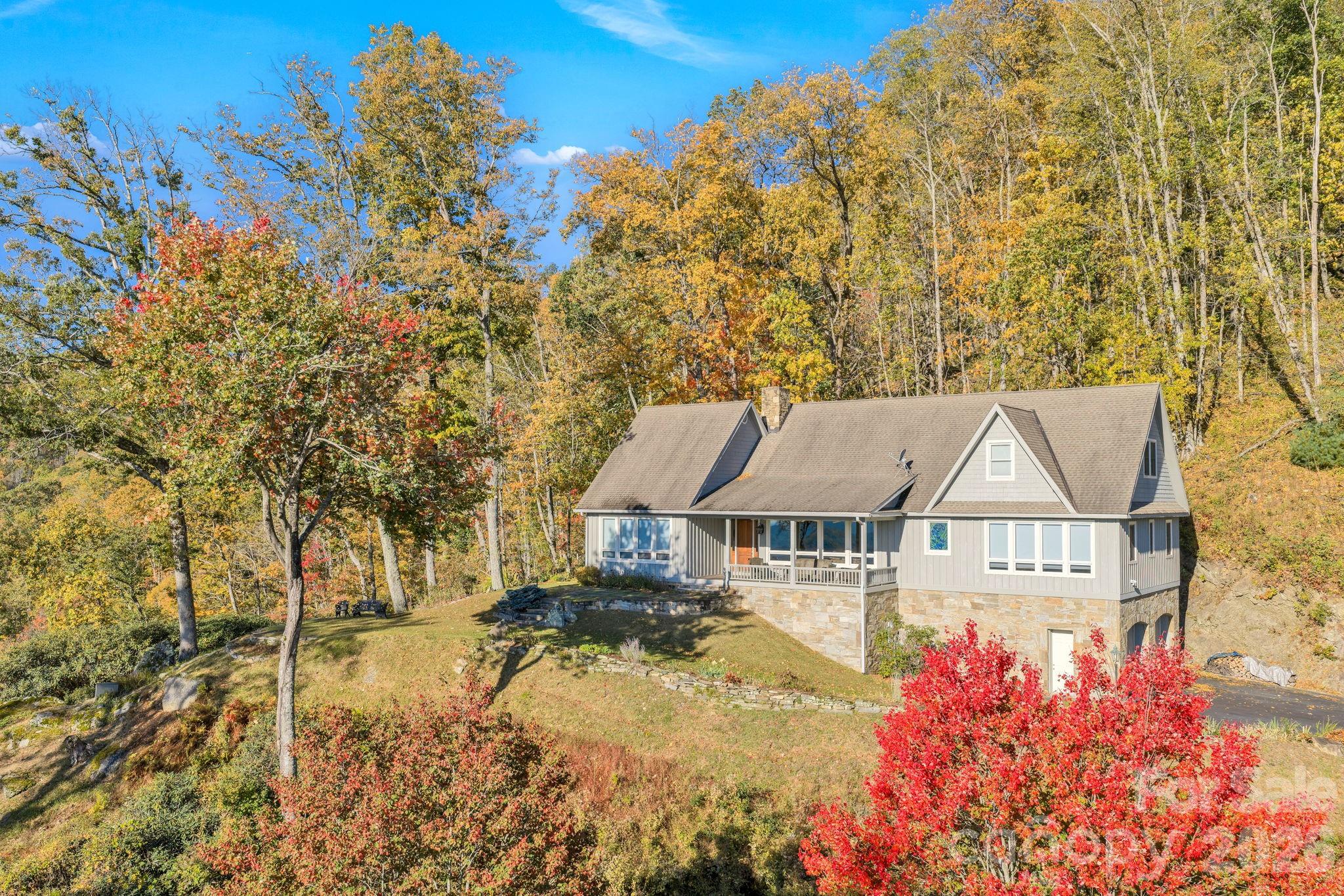 933 Thunder Ridge Lane 4 & 2 — photo