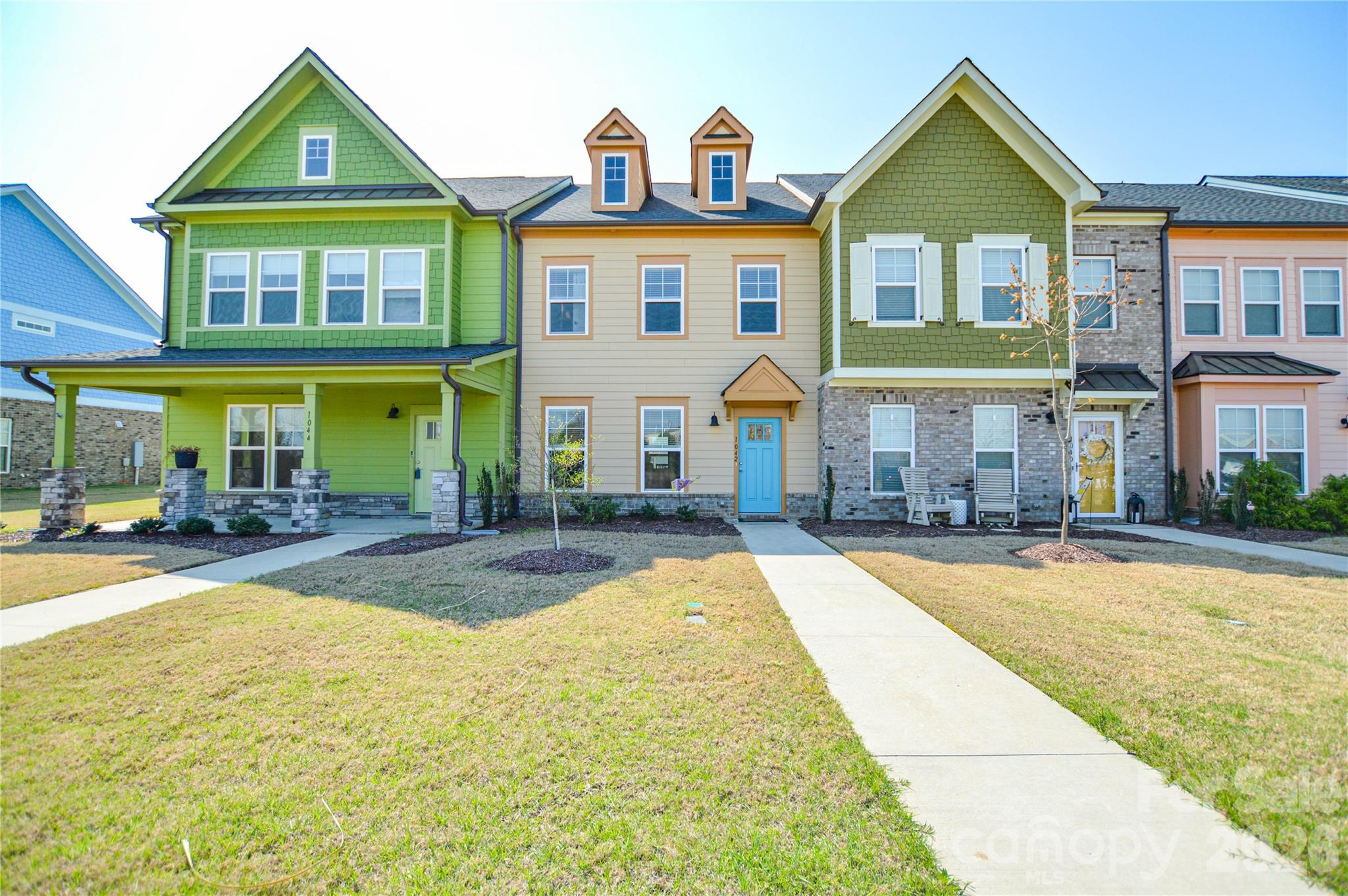 1042 Riverwalk Parkway — photo