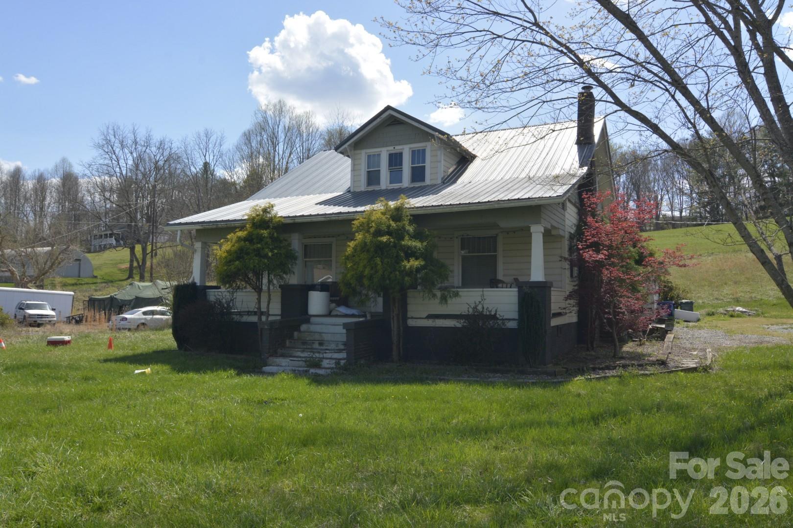 2710 New Leicester Highway — photo