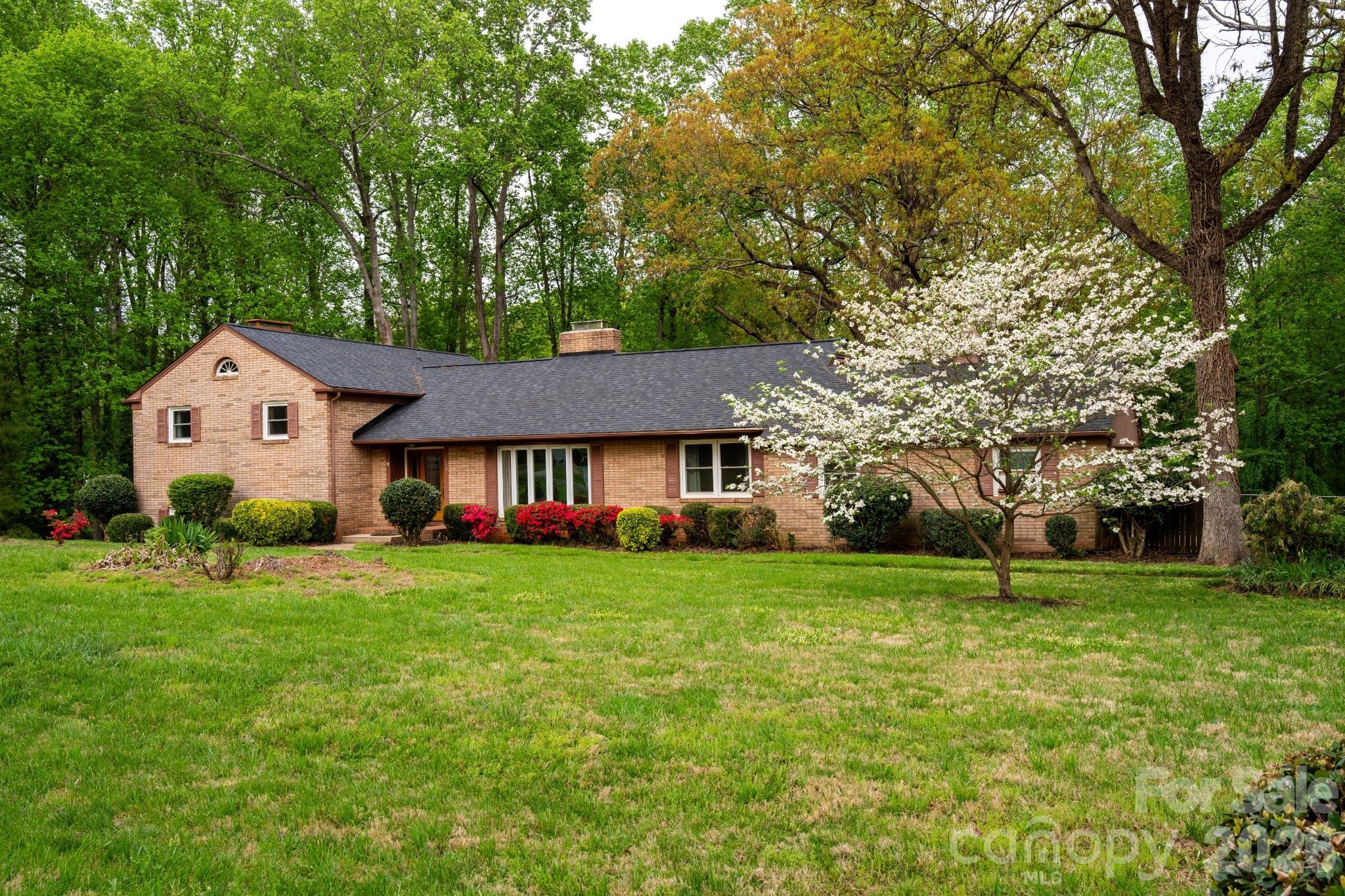 234 Edgewood Drive — photo