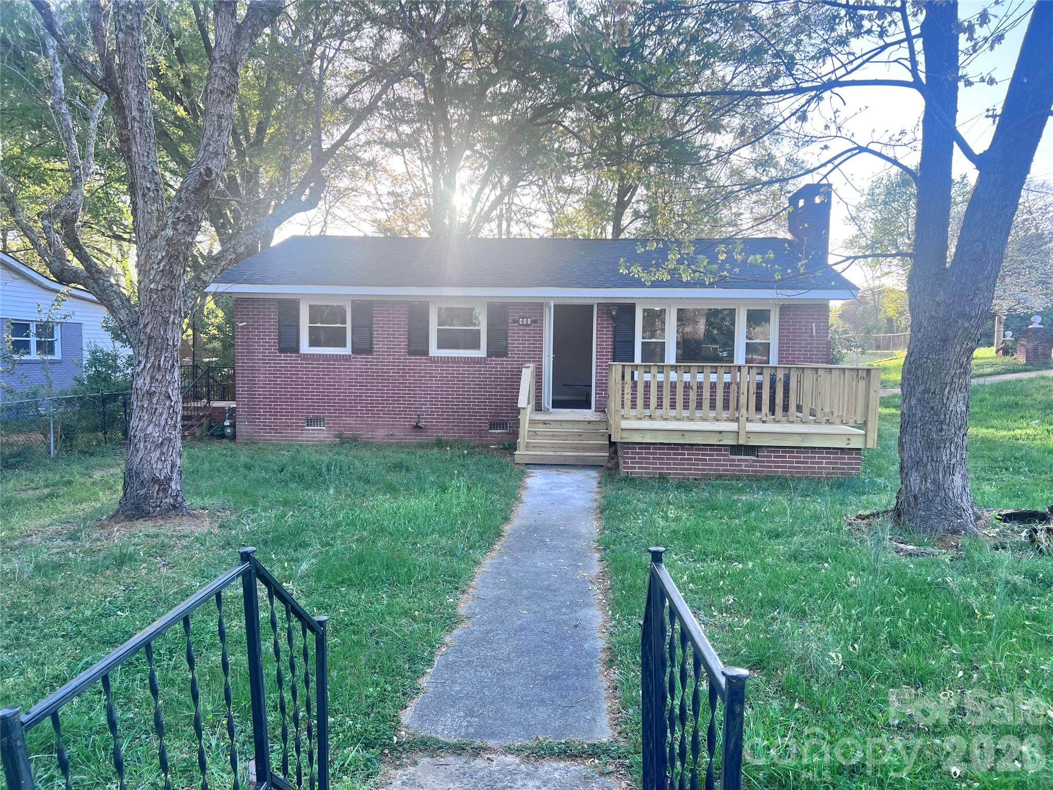 400 Chatham Avenue — photo