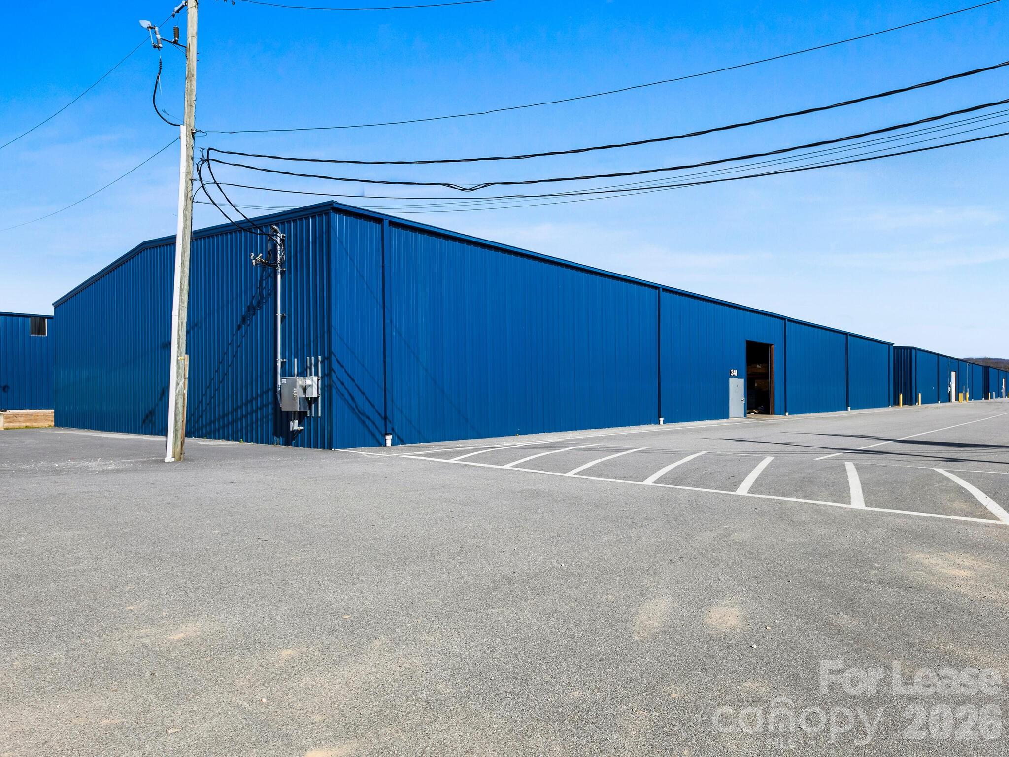 341 L a White Drive — photo