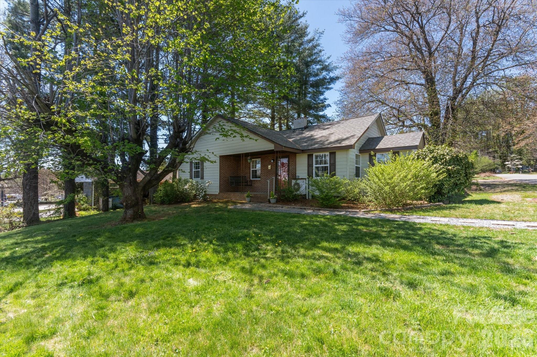 25 Montview Circle — photo
