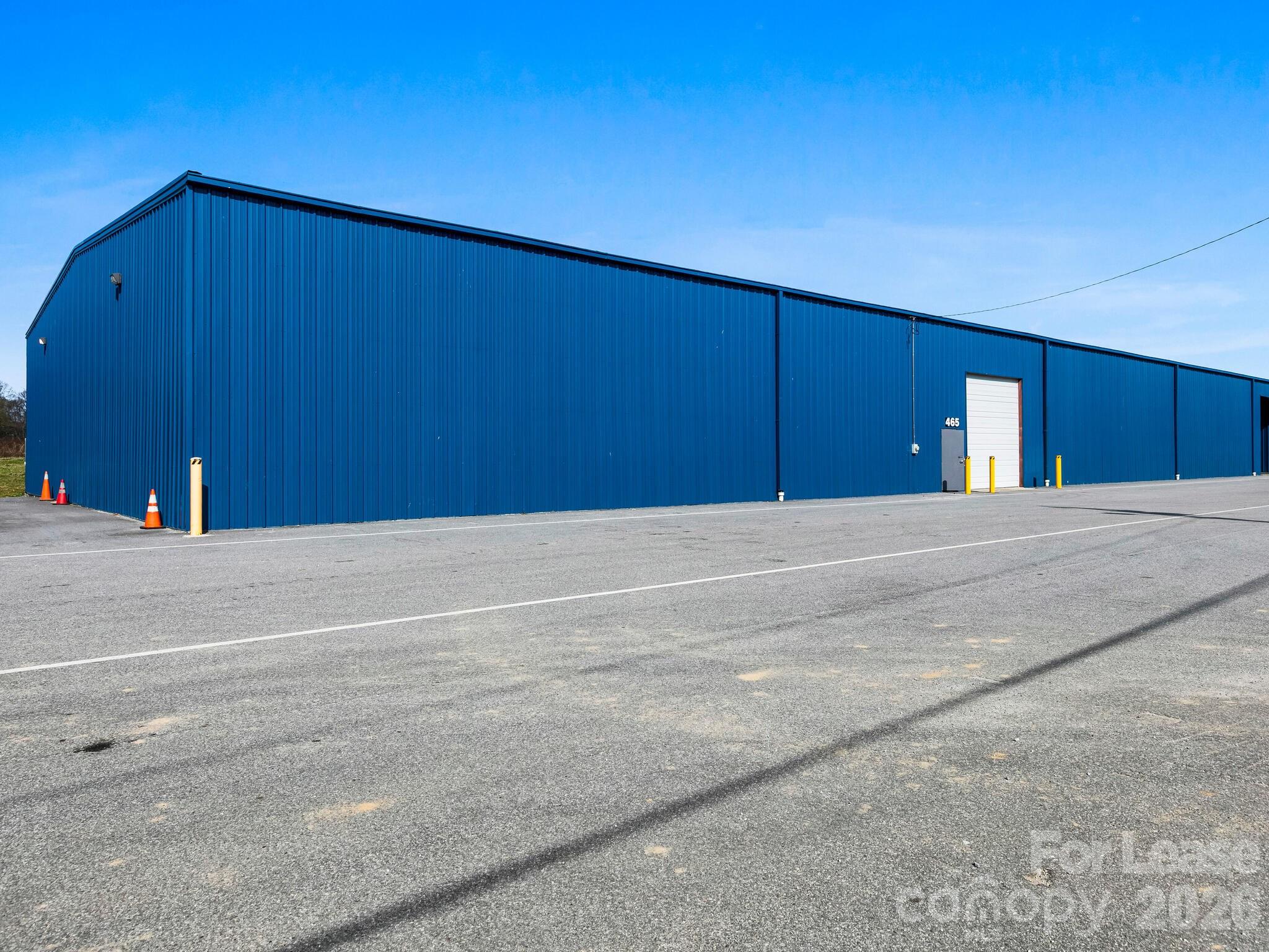 465 L a White Drive — photo
