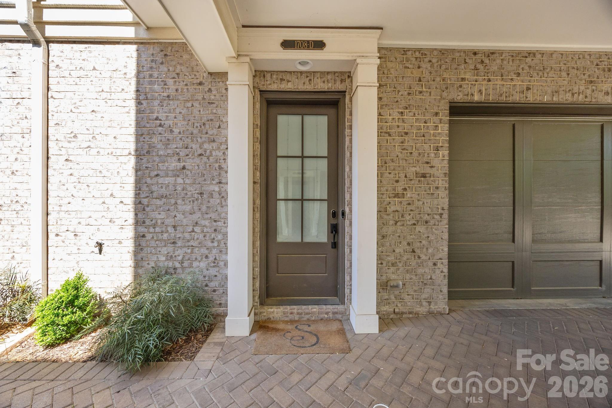 1708 Lombardy Circle D — photo