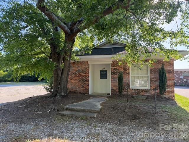 104 S Ashe Street — photo