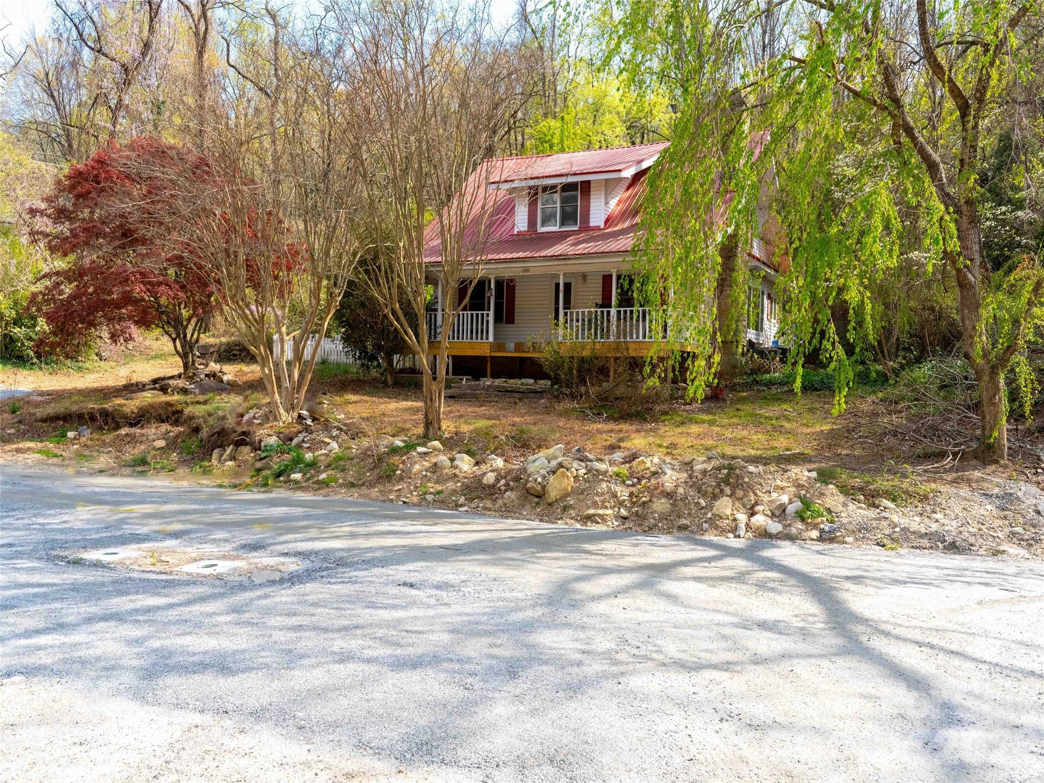 306 Southside Drive — photo