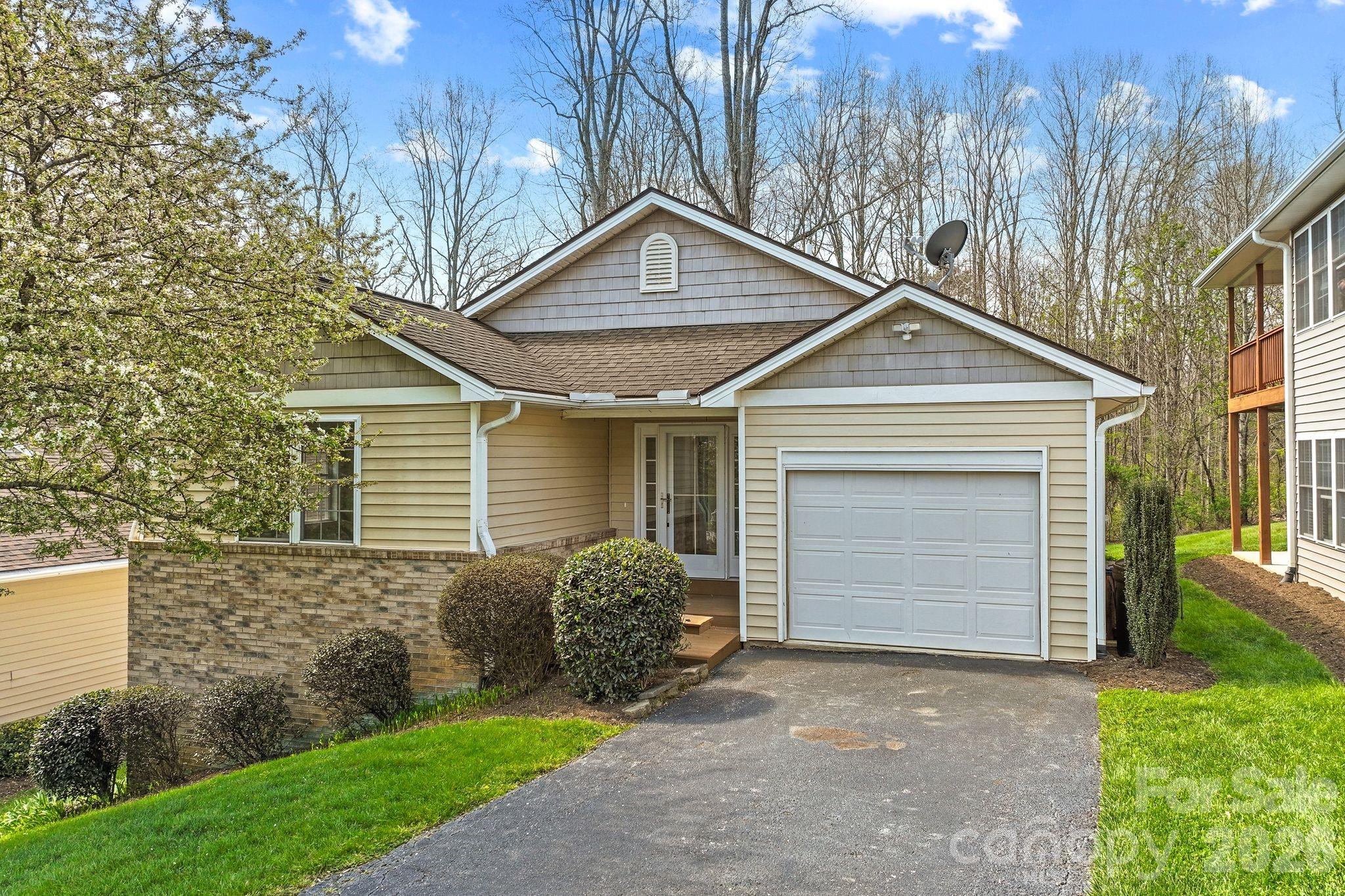 73 Creeks End Circle — photo