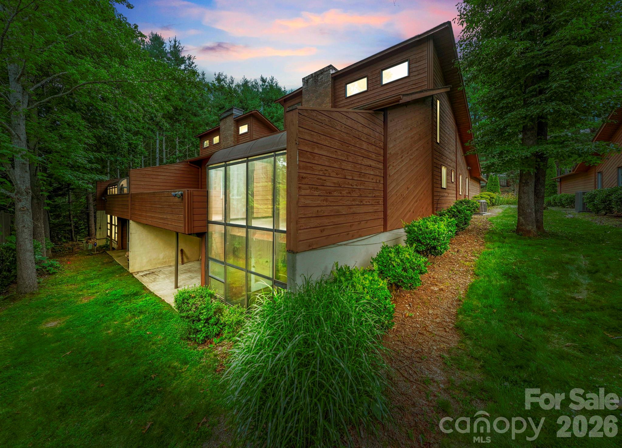 204 Woodfield Drive — photo