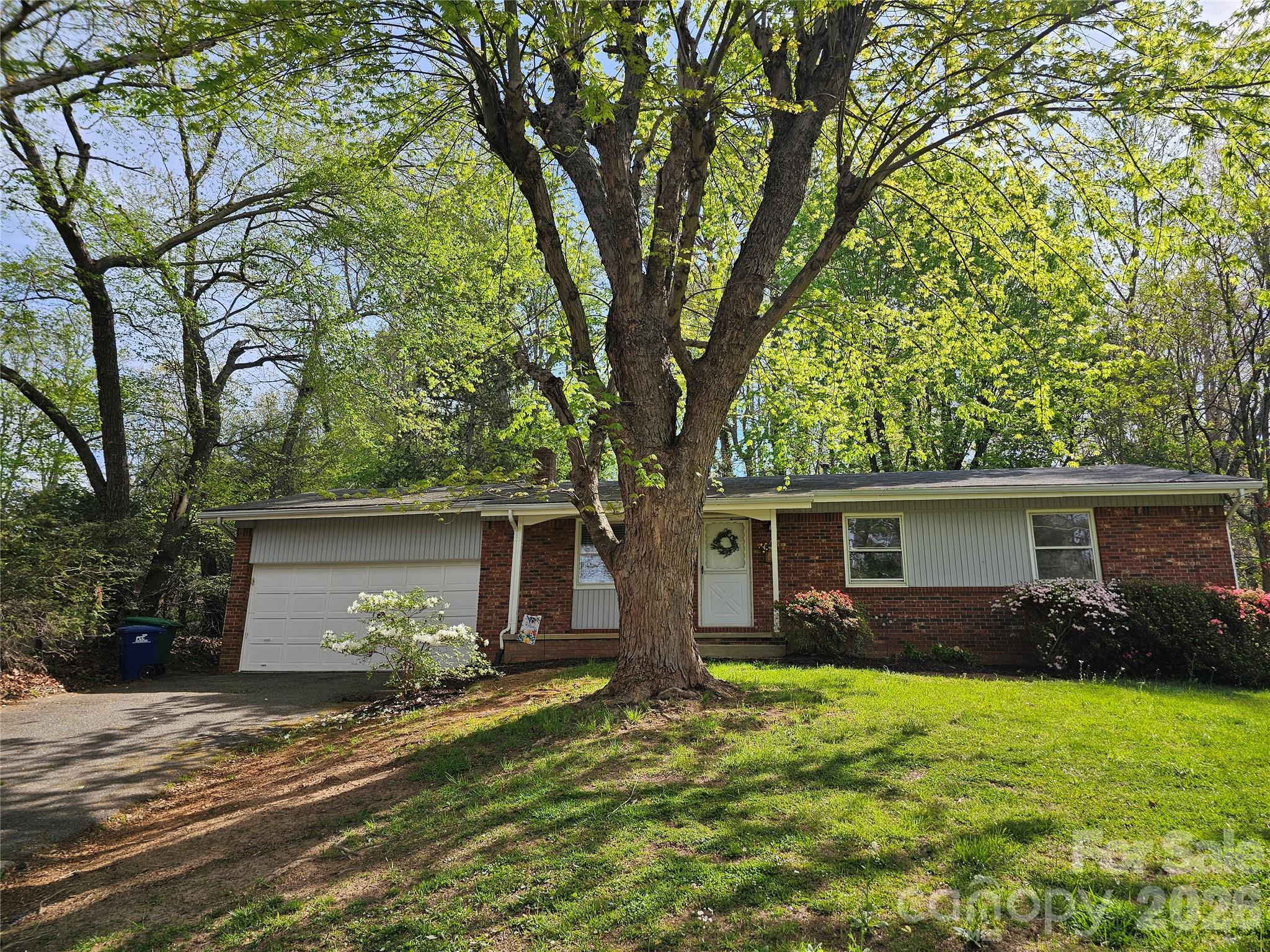 3220 Sweeten Creek Road — photo