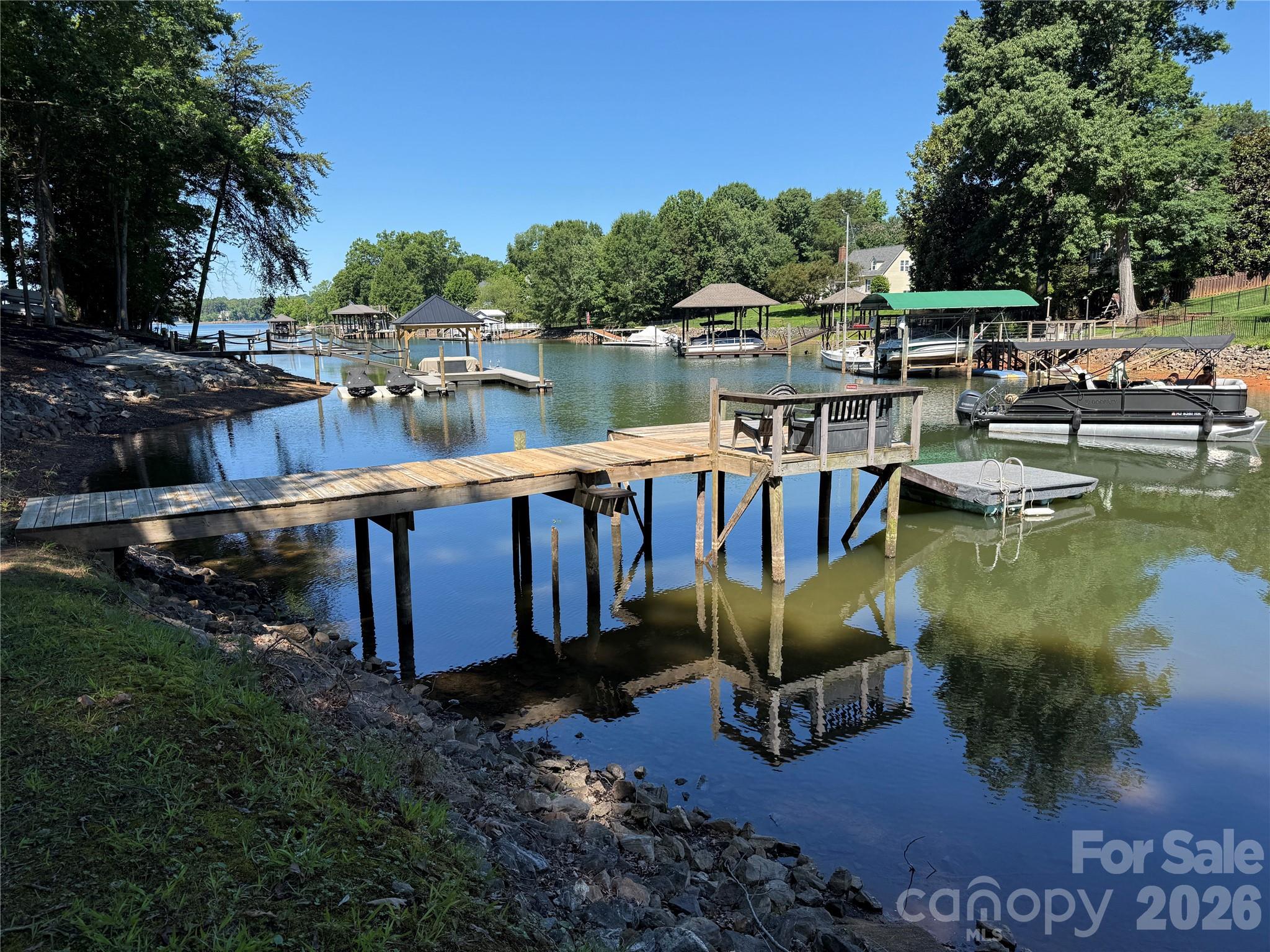 470 Lakeview Shores Loop — photo