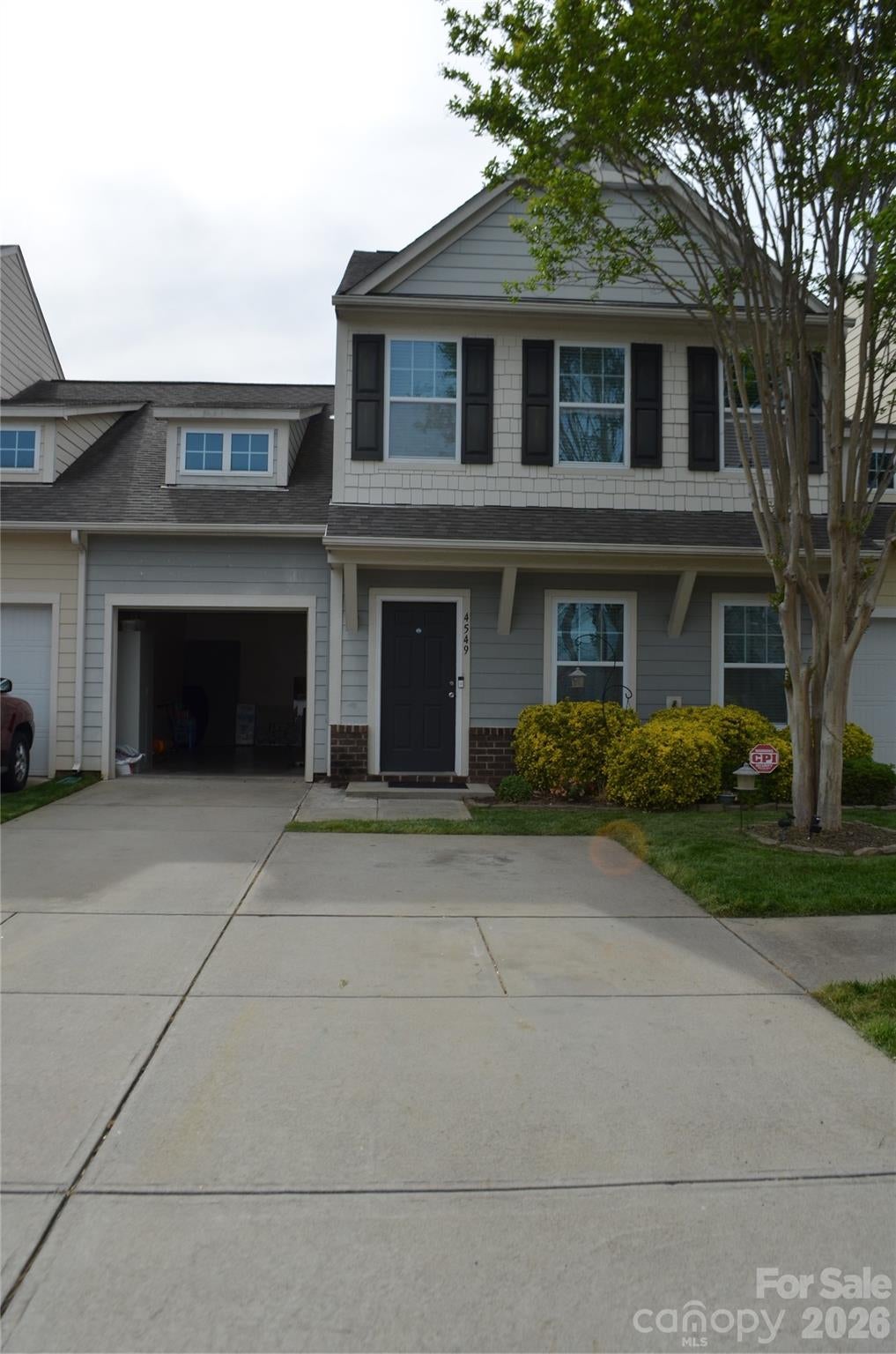 4549 Tradd Circle — photo