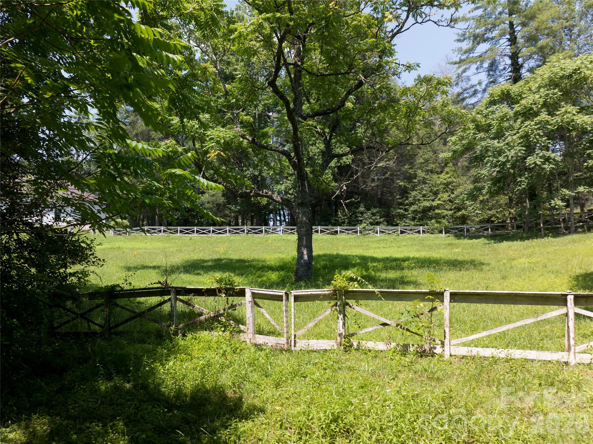 34 Oak Gate Drive — photo