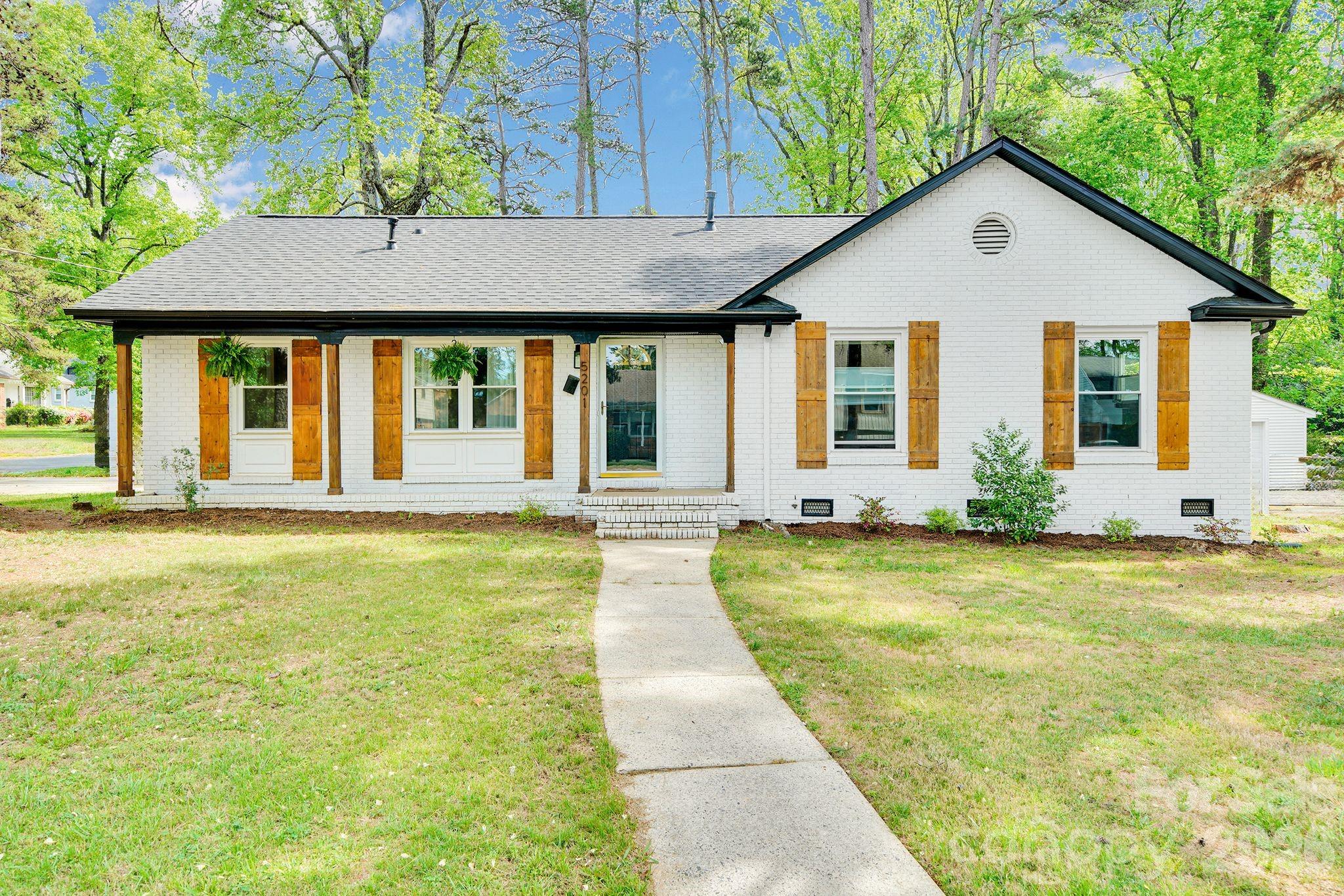 5201 Amity Place — photo
