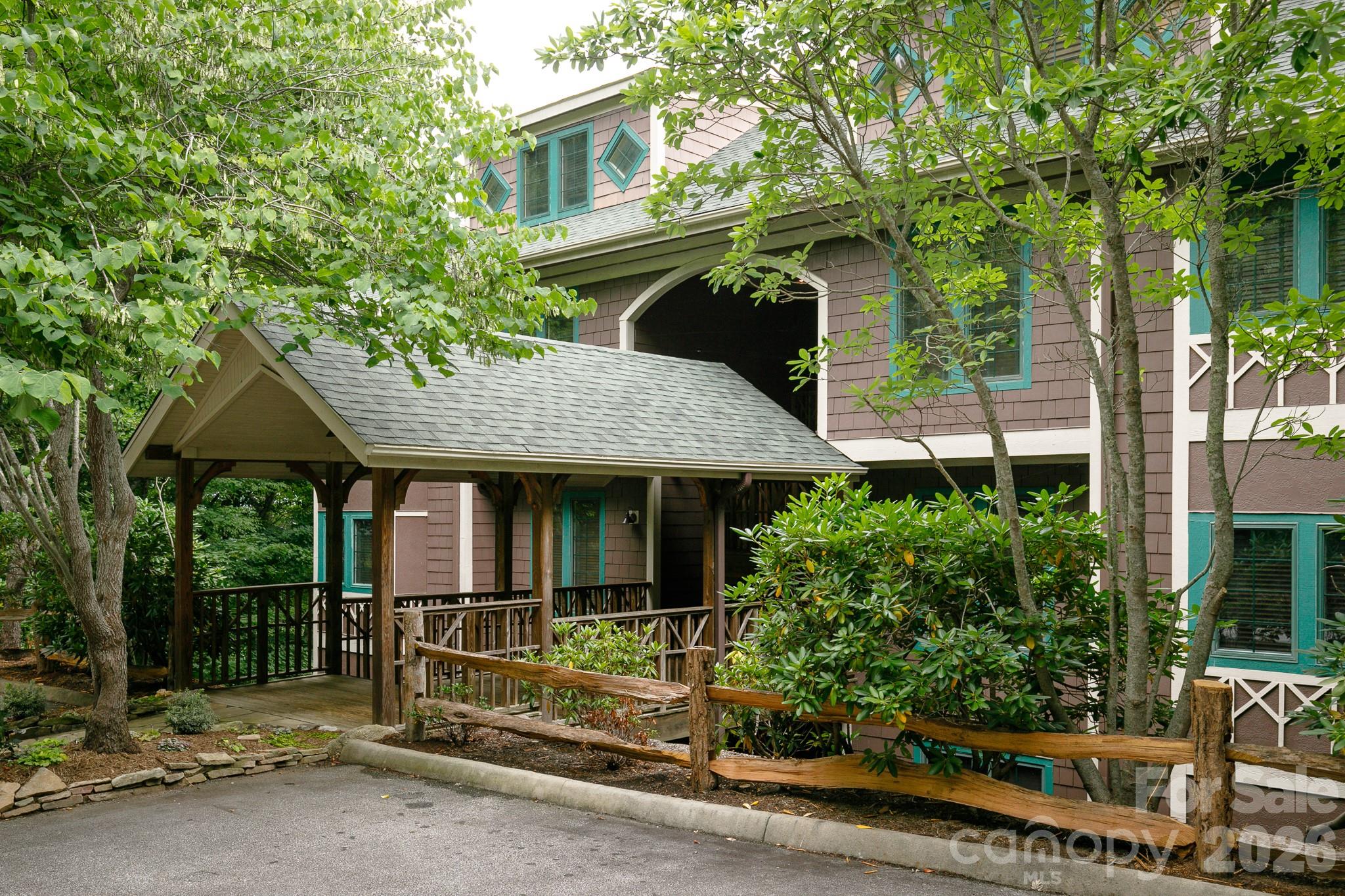 222 Creekside Way D202 — photo
