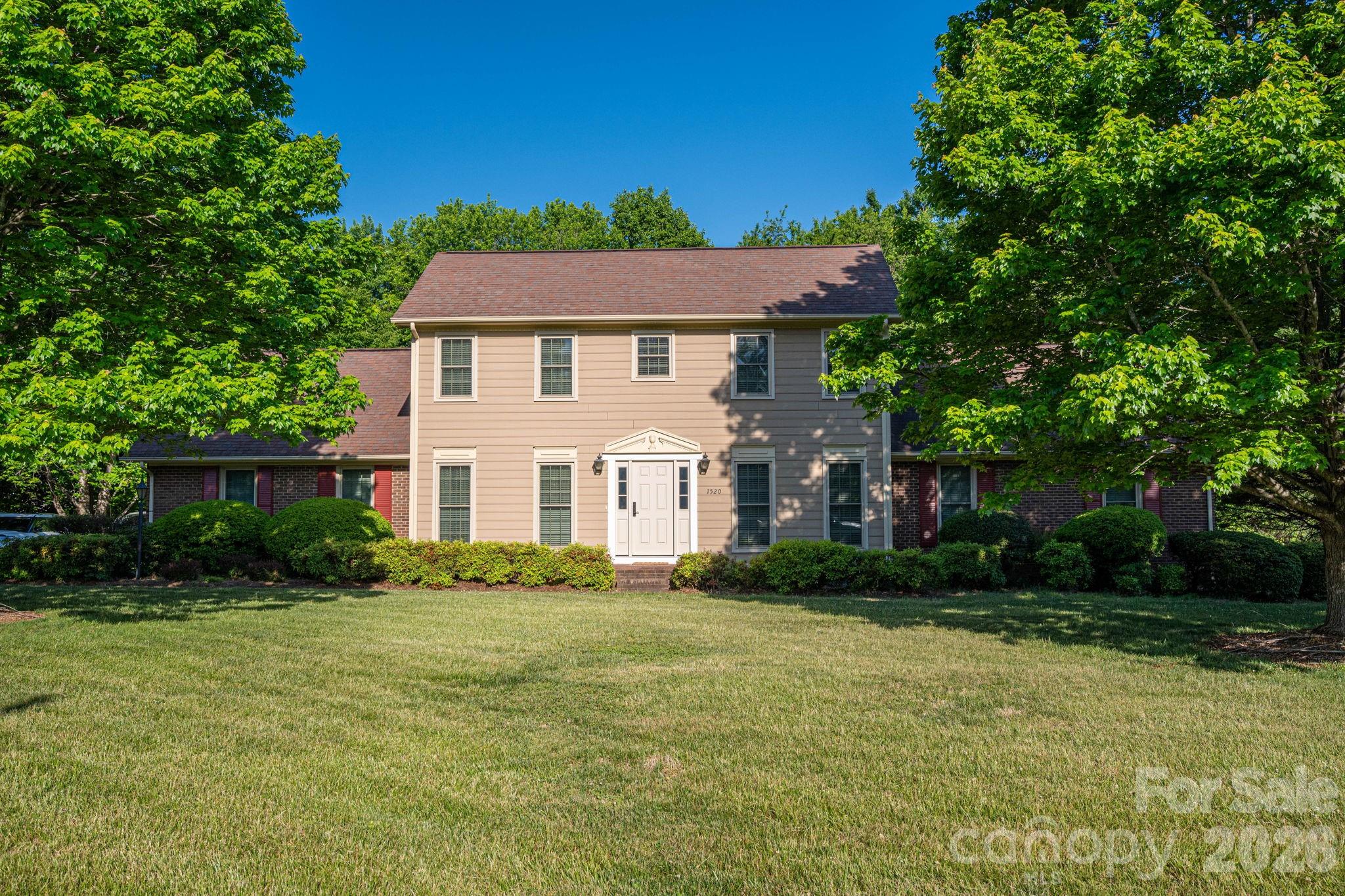 1520 Stableview Drive — photo