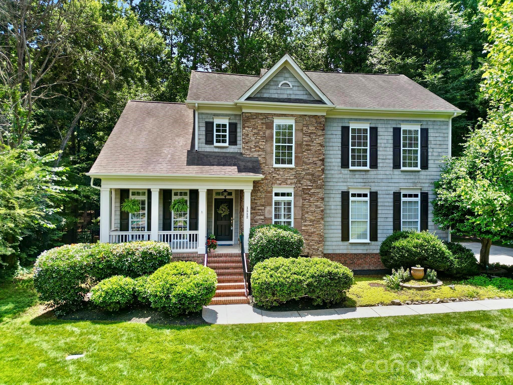 1512 Calvin Hal Road — photo