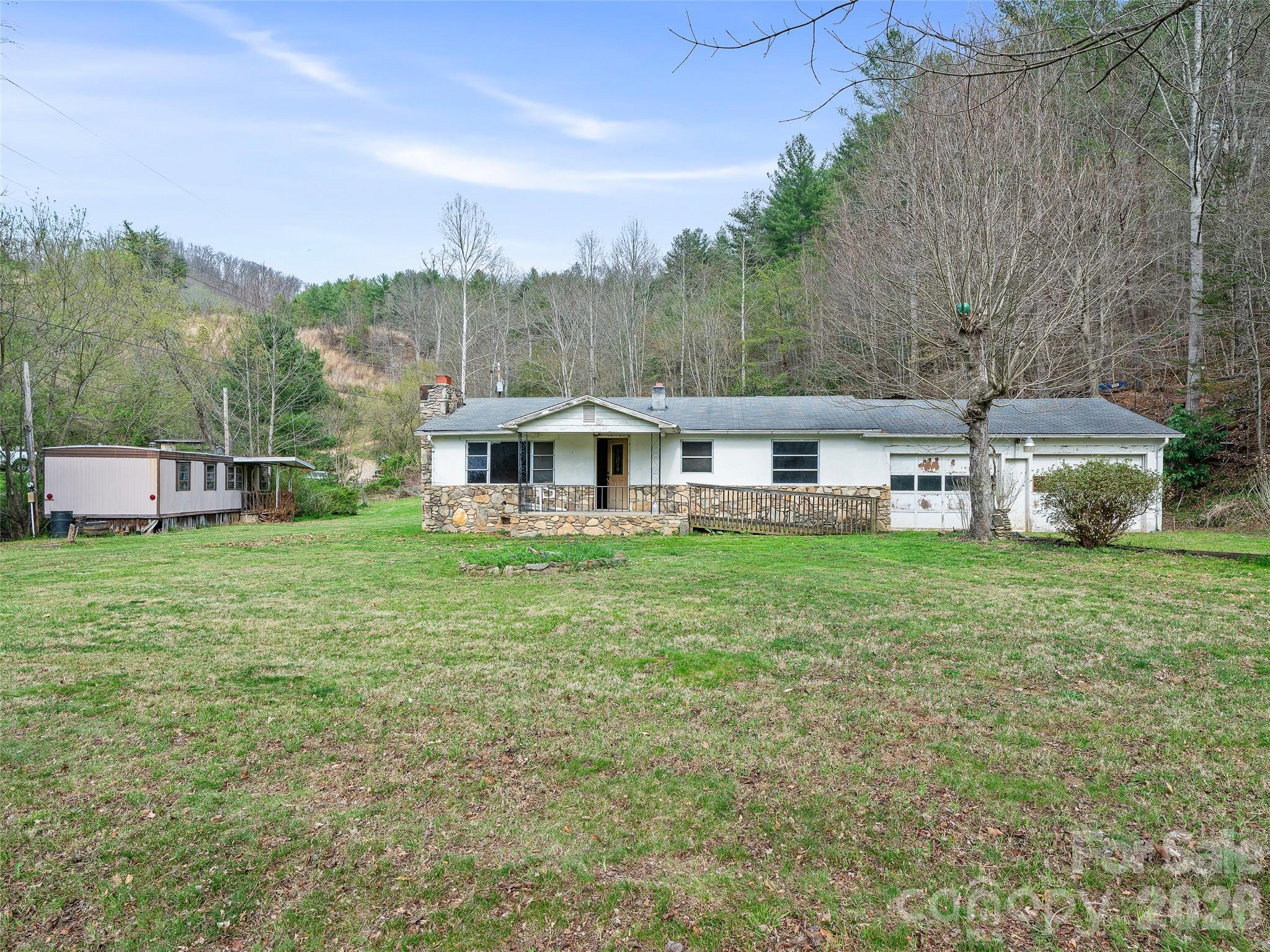 2432 Grapevine Road — photo