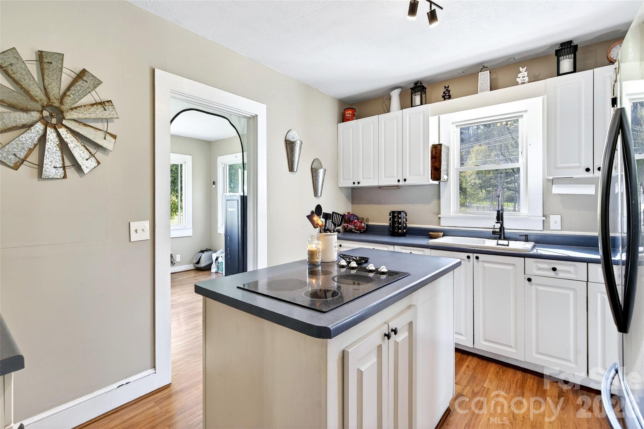 1511 White Oak Road — photo