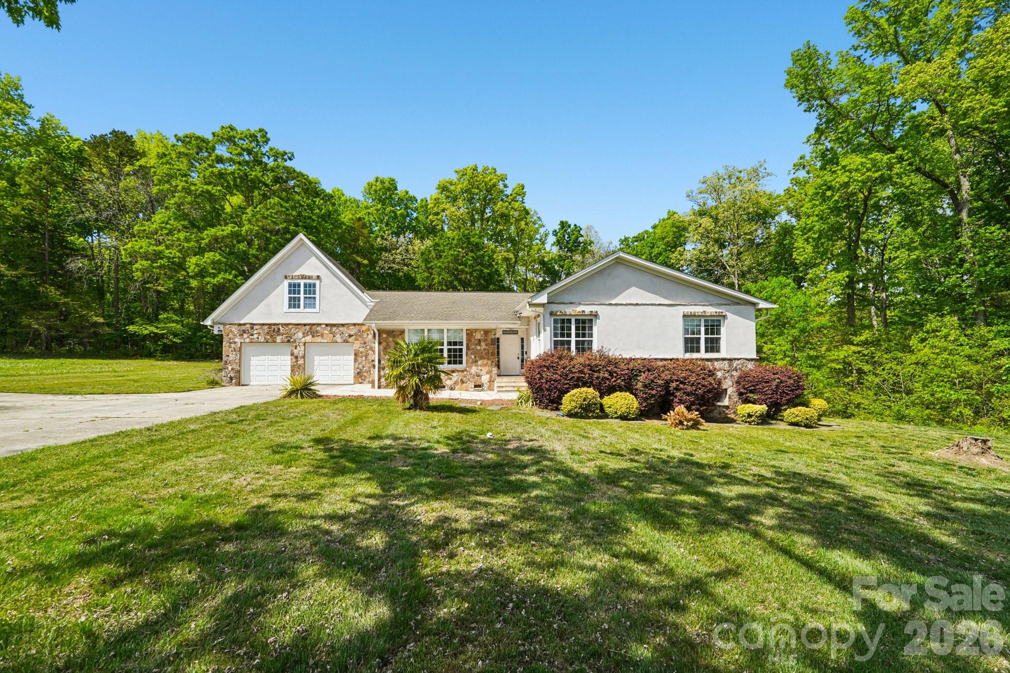 605 Allen Way — photo