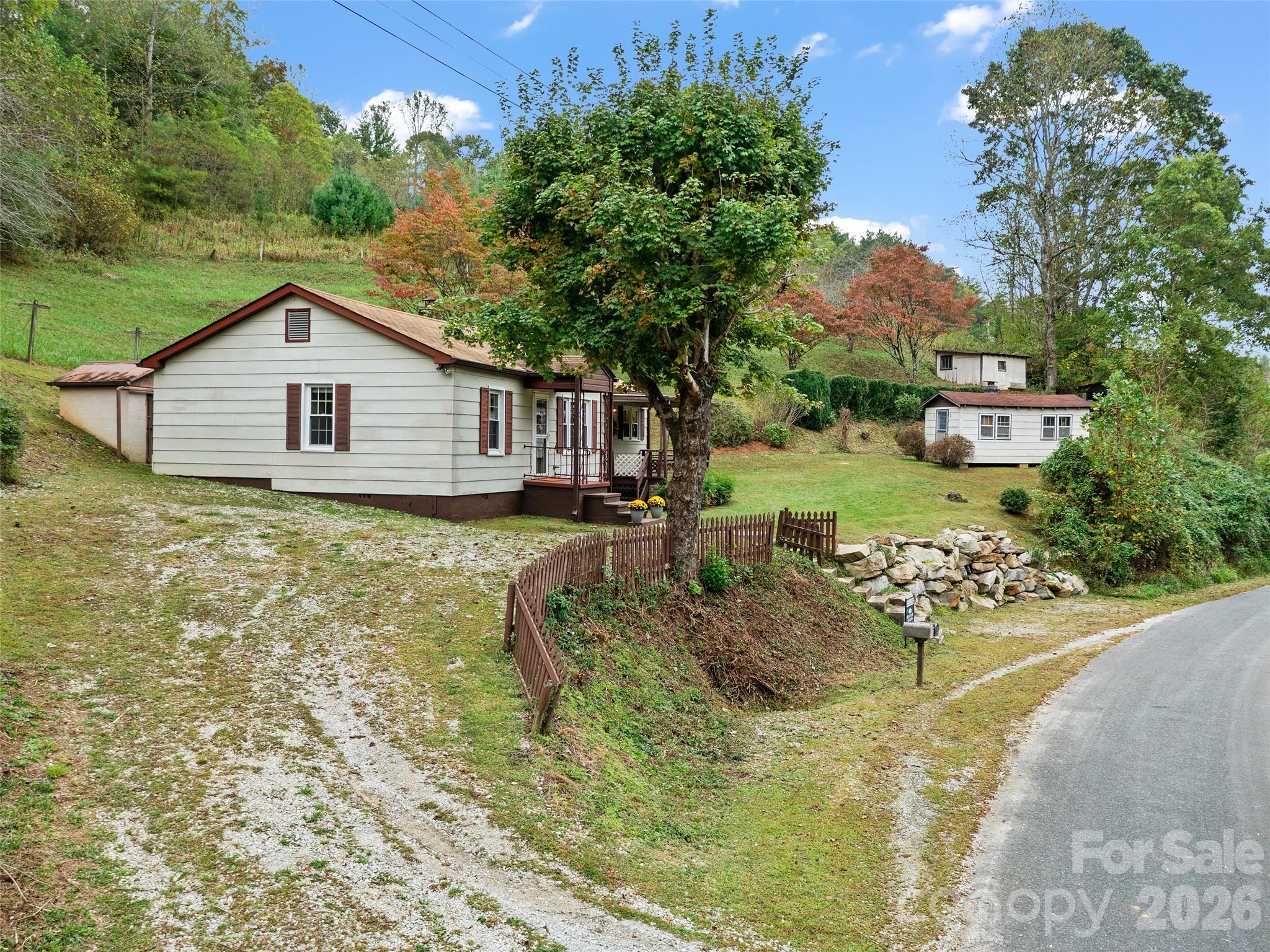 338 Sweet Creek Road — photo