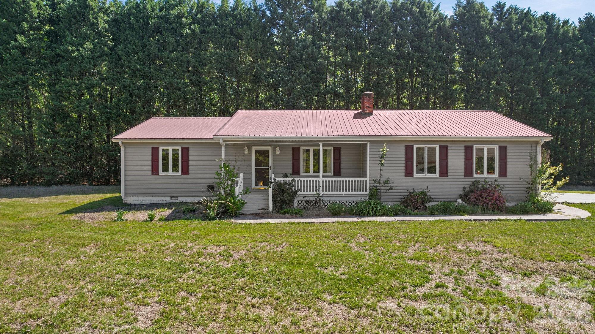 144 Pops Lake Road — photo