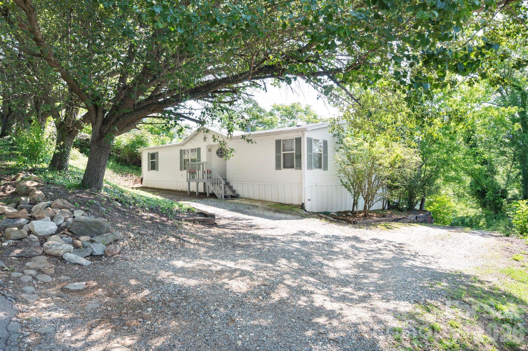 66 Green Oak Road — photo