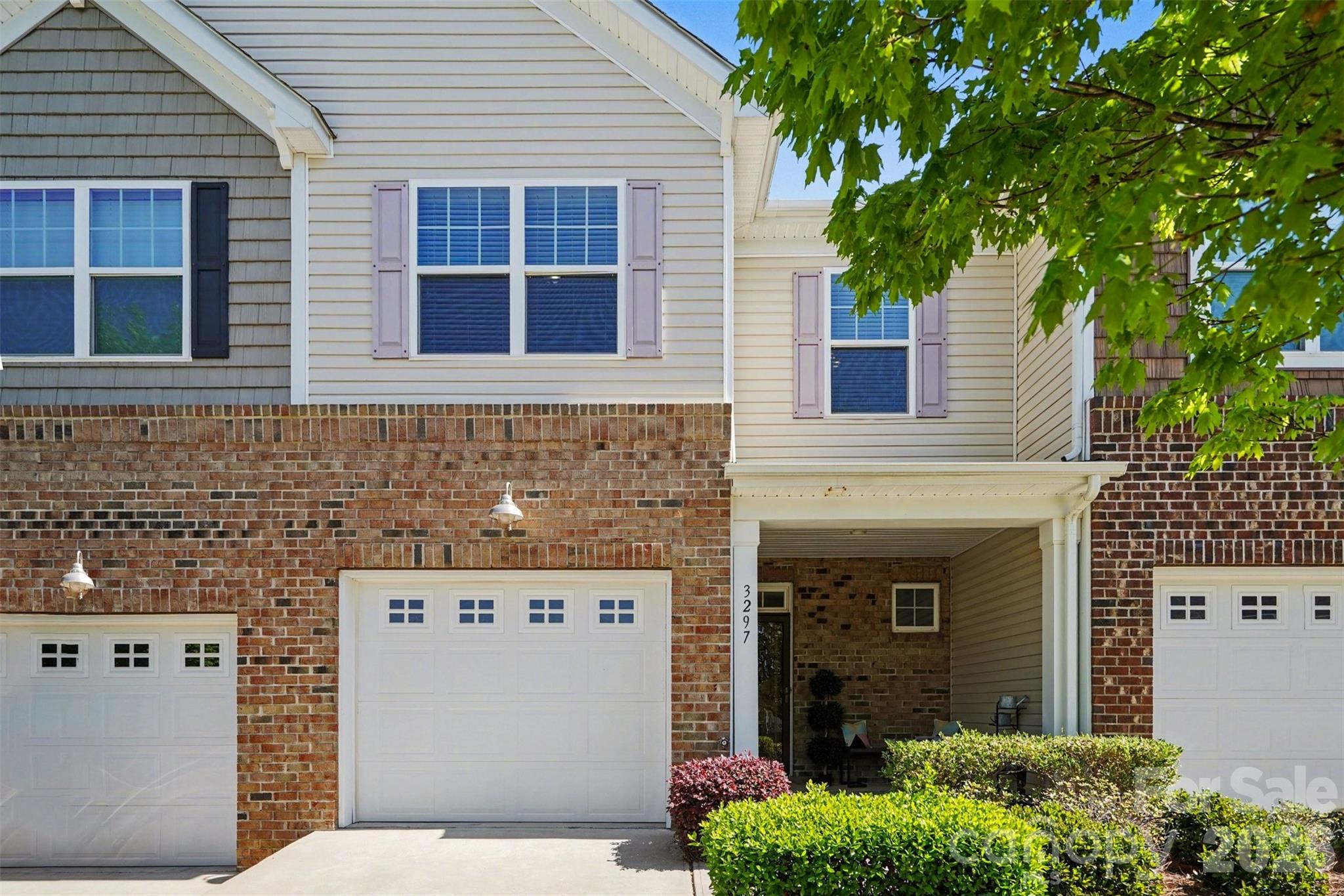 3297 Yarmouth Lane — photo