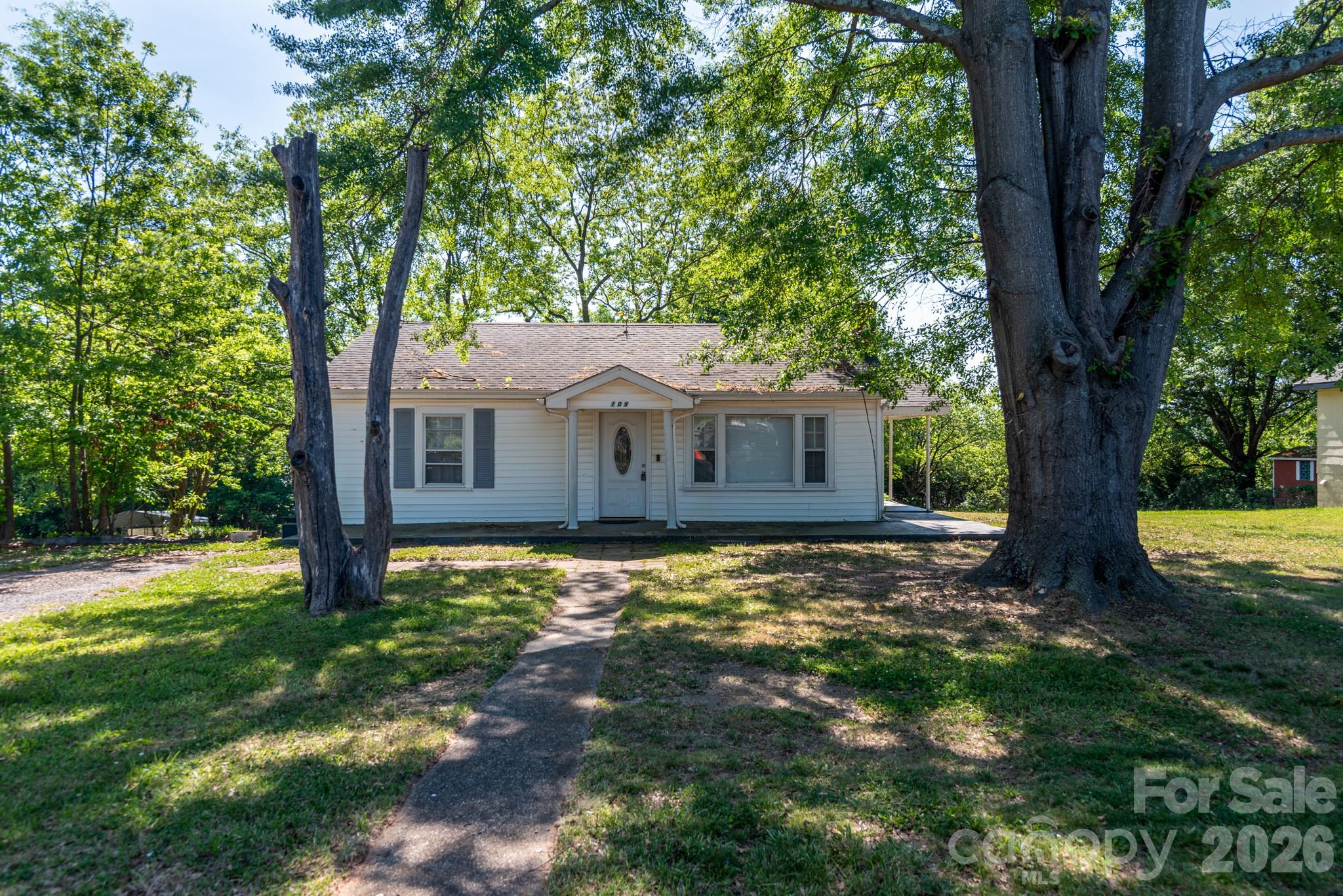109 Hillcrest Drive — photo