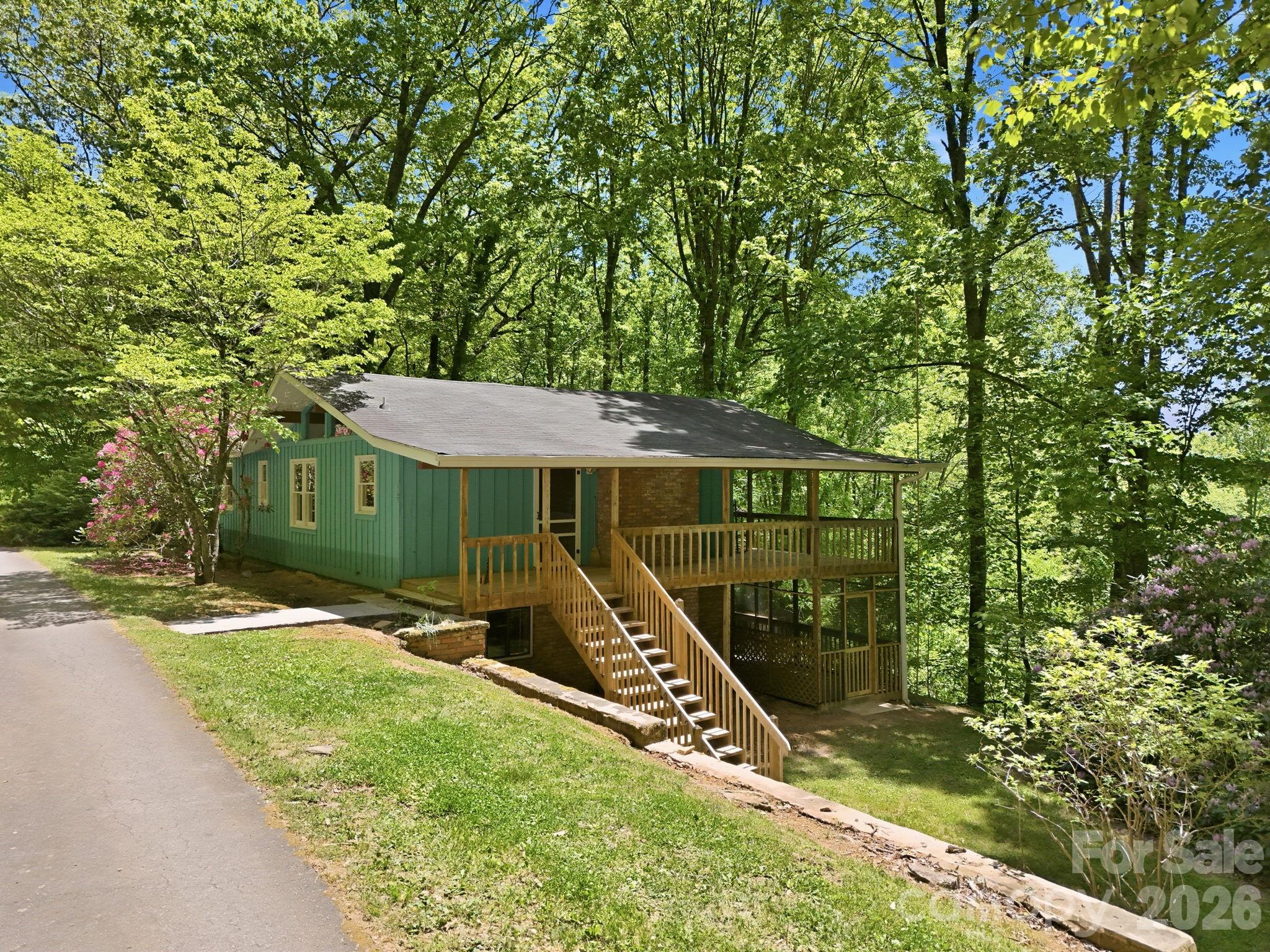 169 Sleepy Hollow Lane — photo