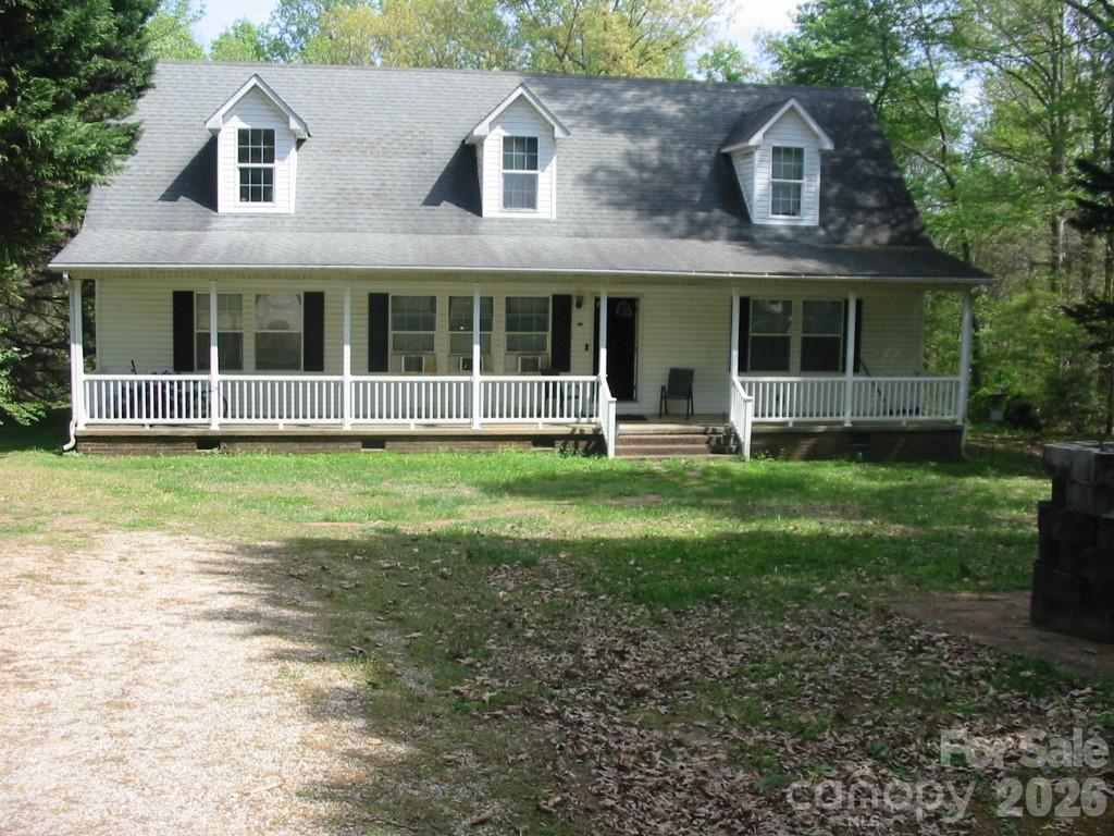 213 Vicki Way — photo
