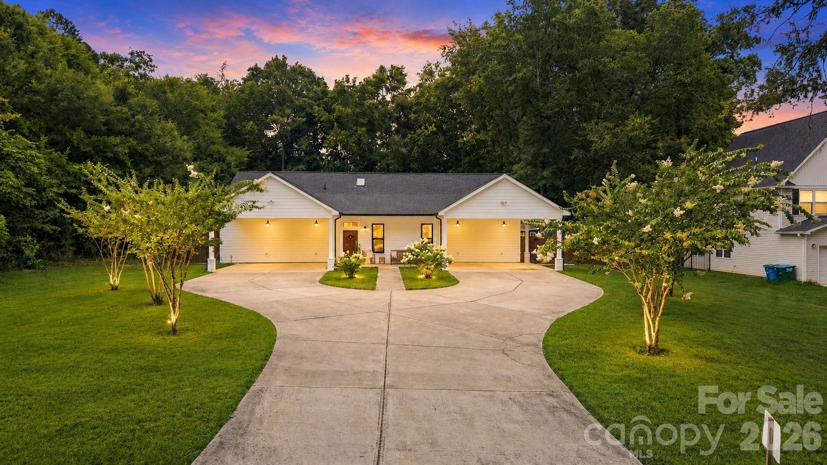 4515 Lindsay Lane — photo