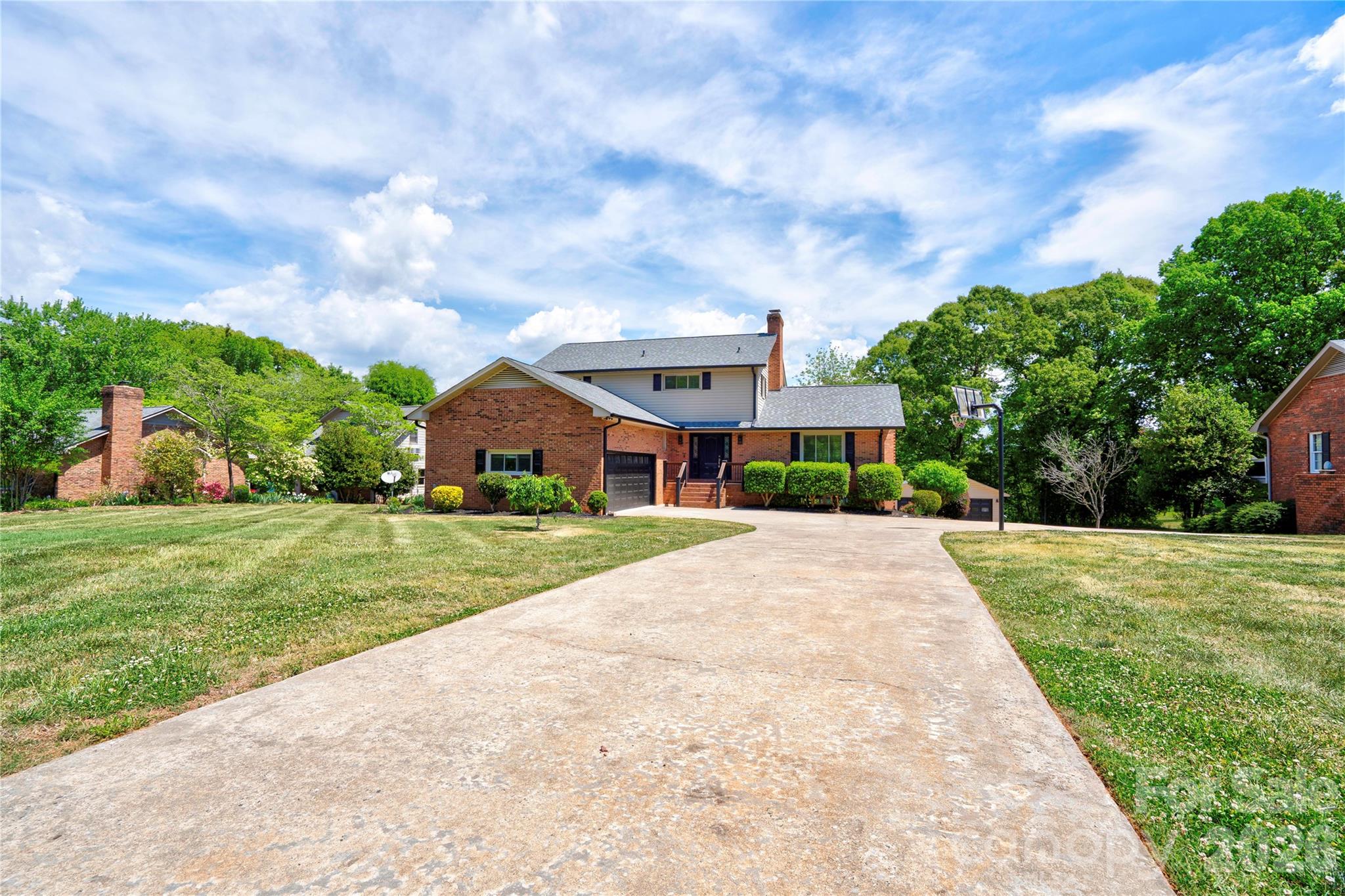176 Knollwood Drive — photo
