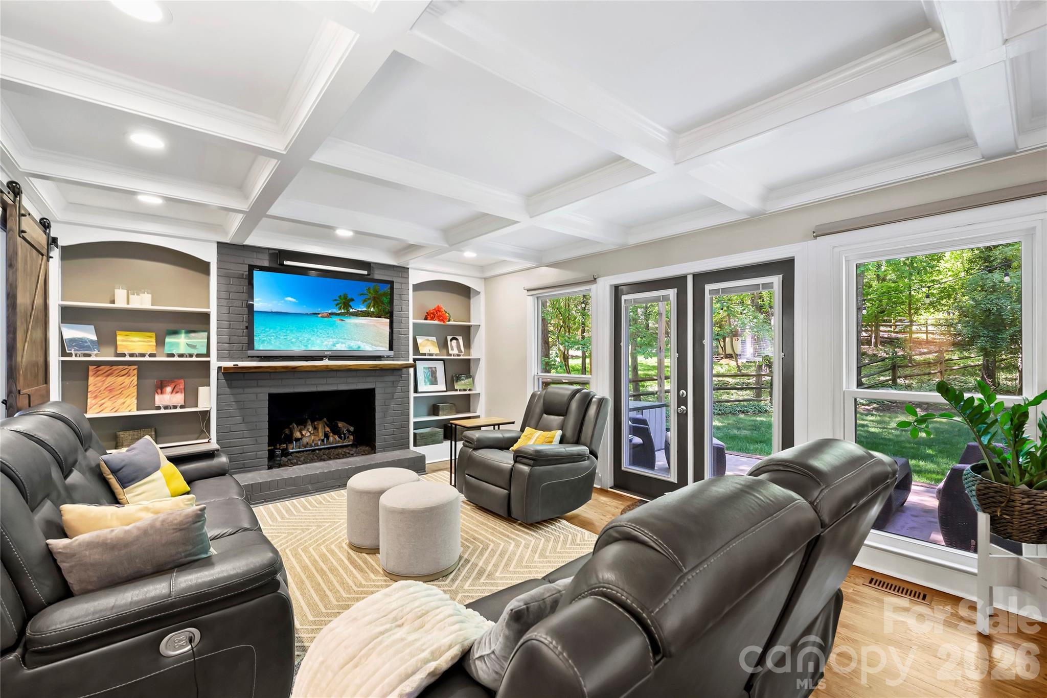 5525 Lancelot Drive — photo