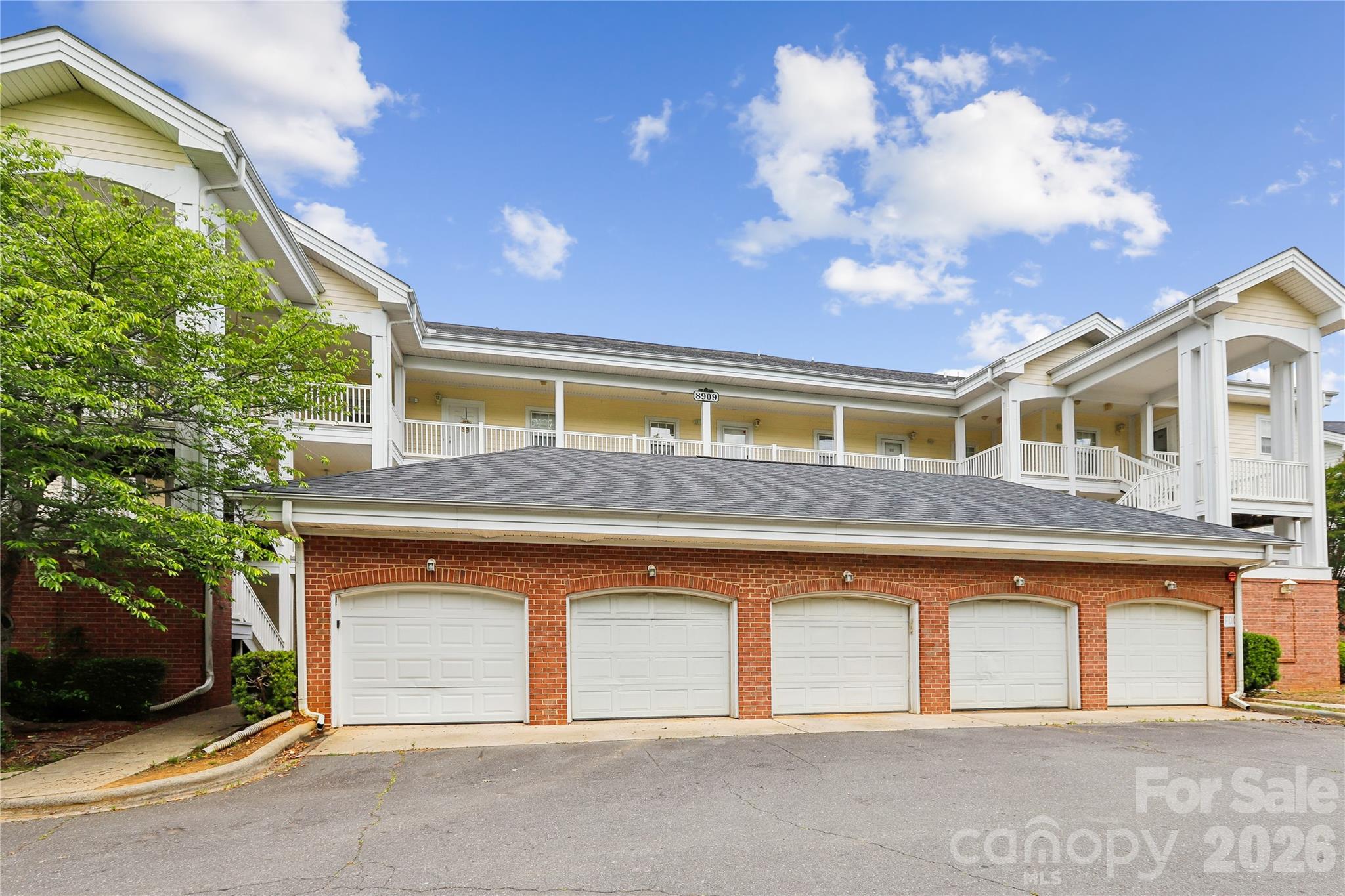 8923 Meadow Vista Road — photo