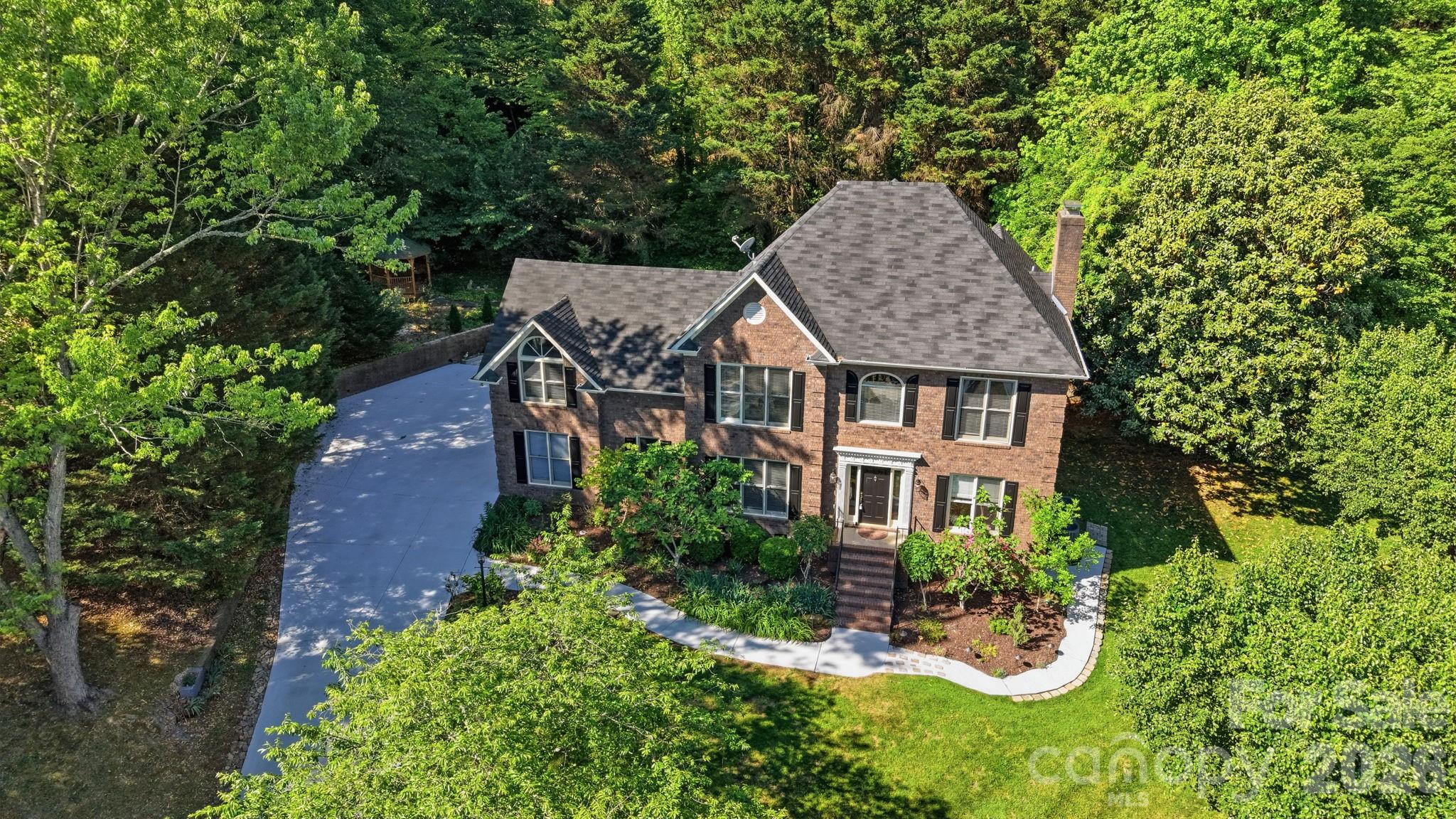 1265 Braeburn Road NW — photo