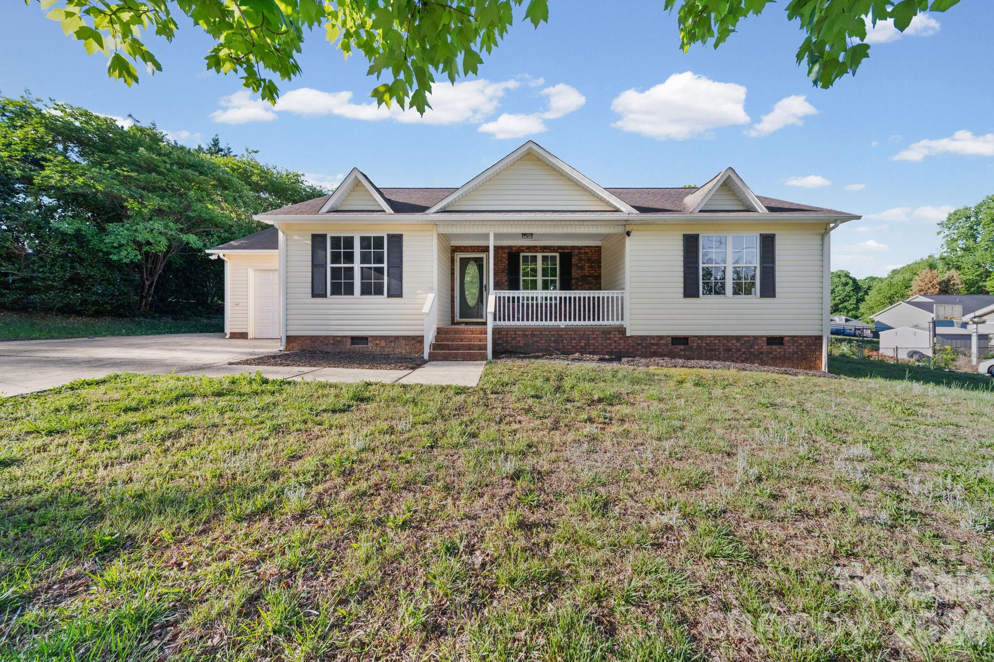 2327 Sunset Drive — photo