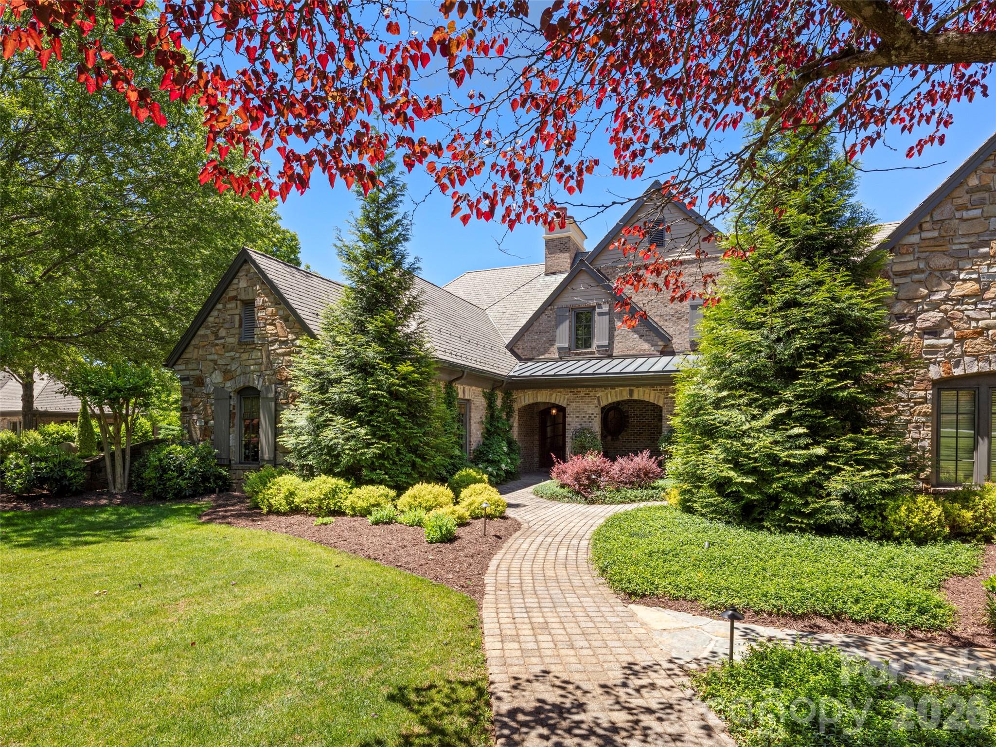 14 Golfside Court — photo