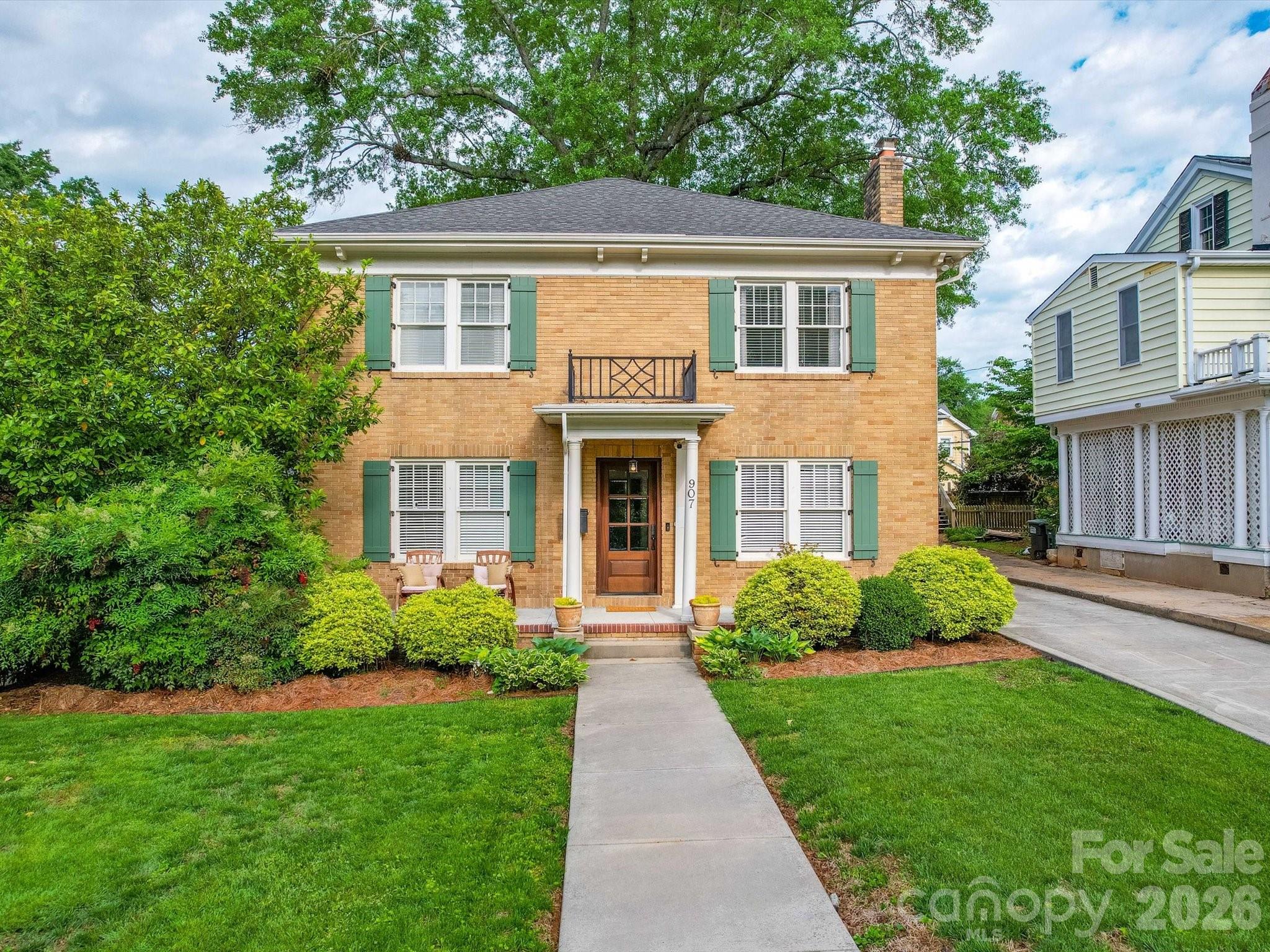907 Edgewood Circle — photo