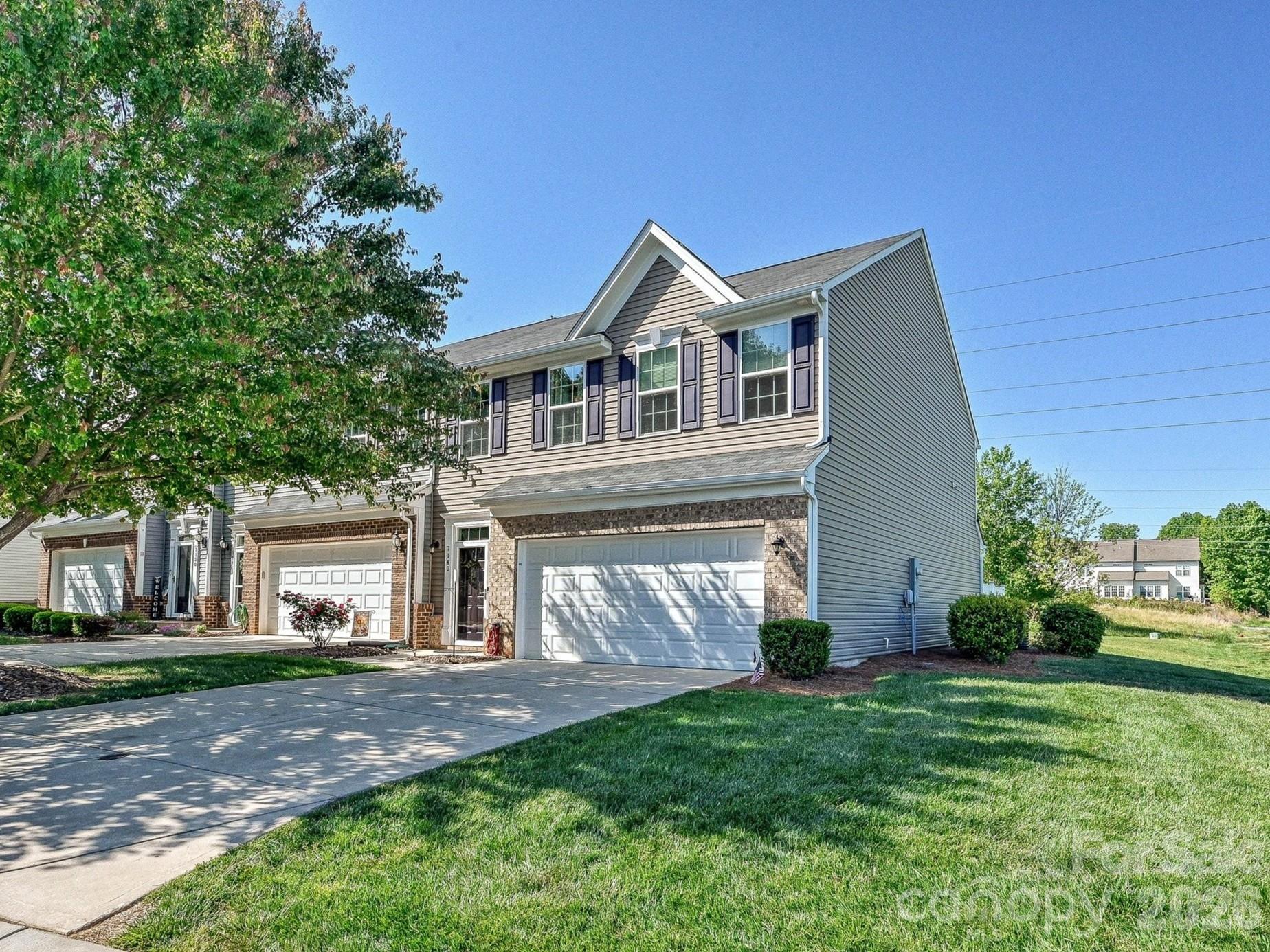 7142 Mariners Village Drive — photo