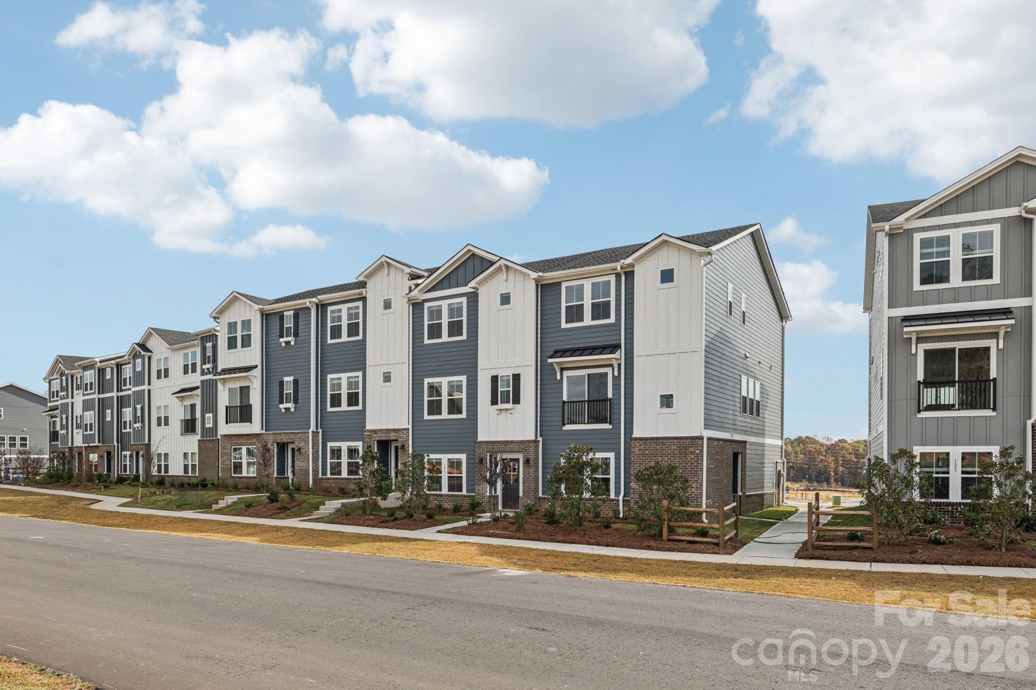 359 Golden Maple Court — photo
