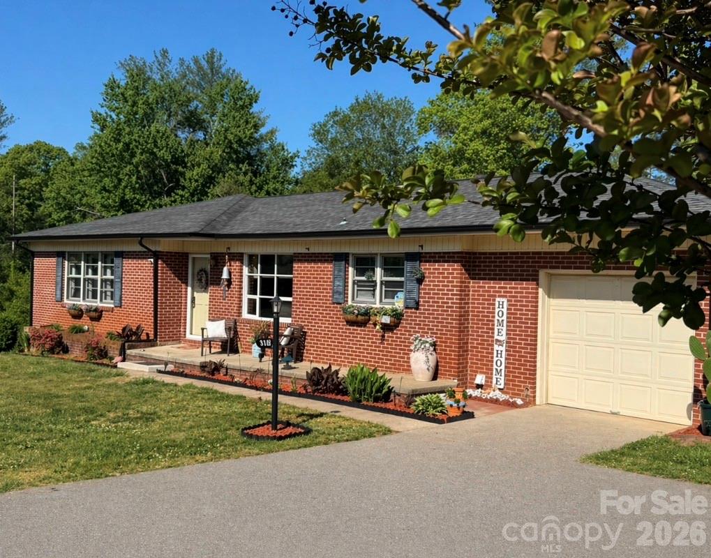 3162 Morganton Boulevard SW — photo