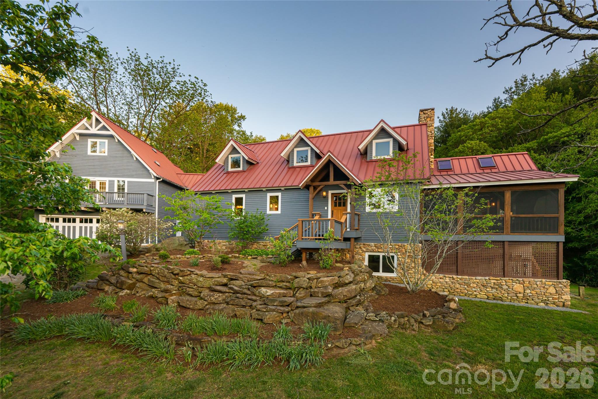 10 and 12 Dogwood Hills Lane — photo
