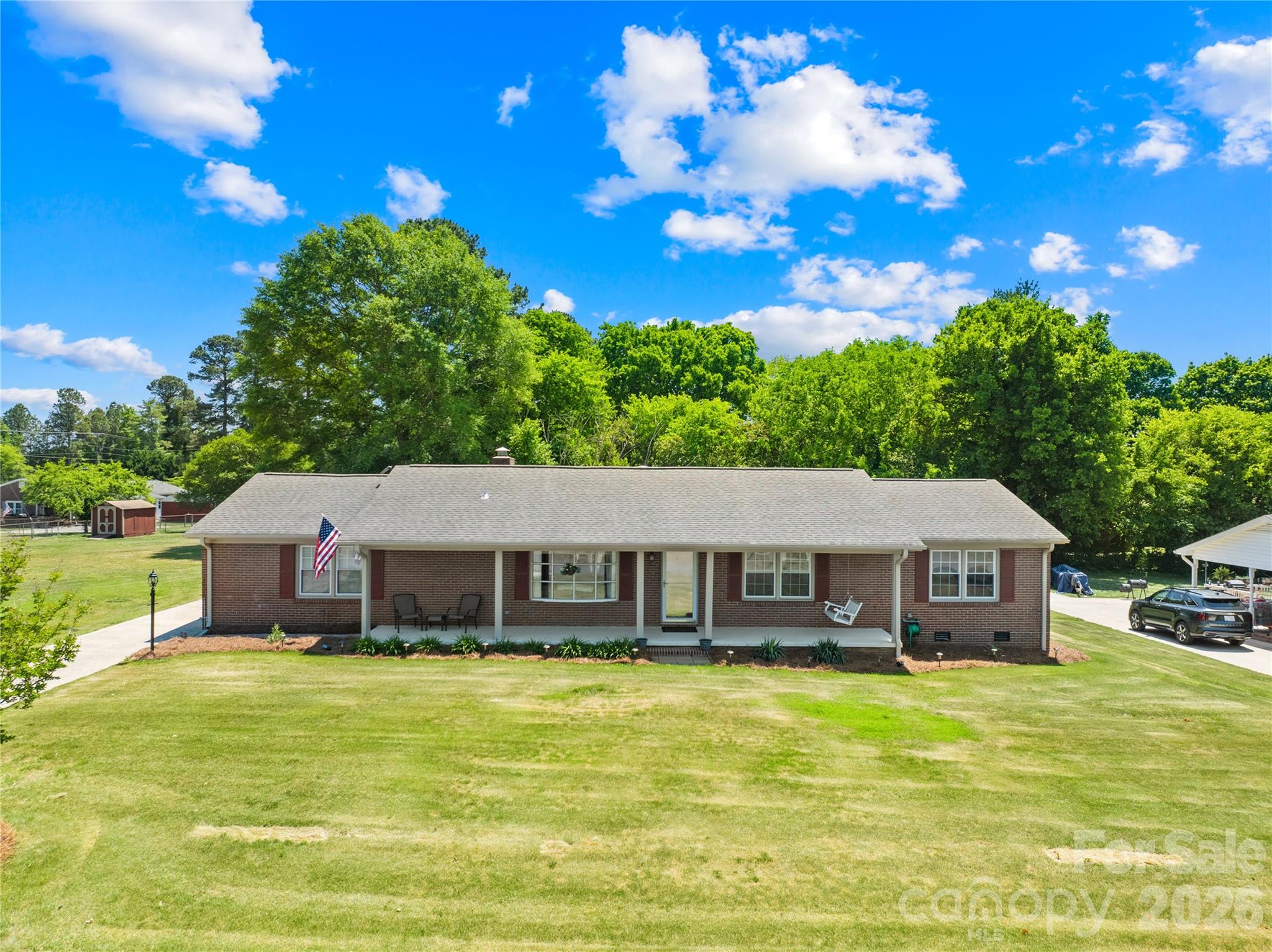 607 Wren Road — photo