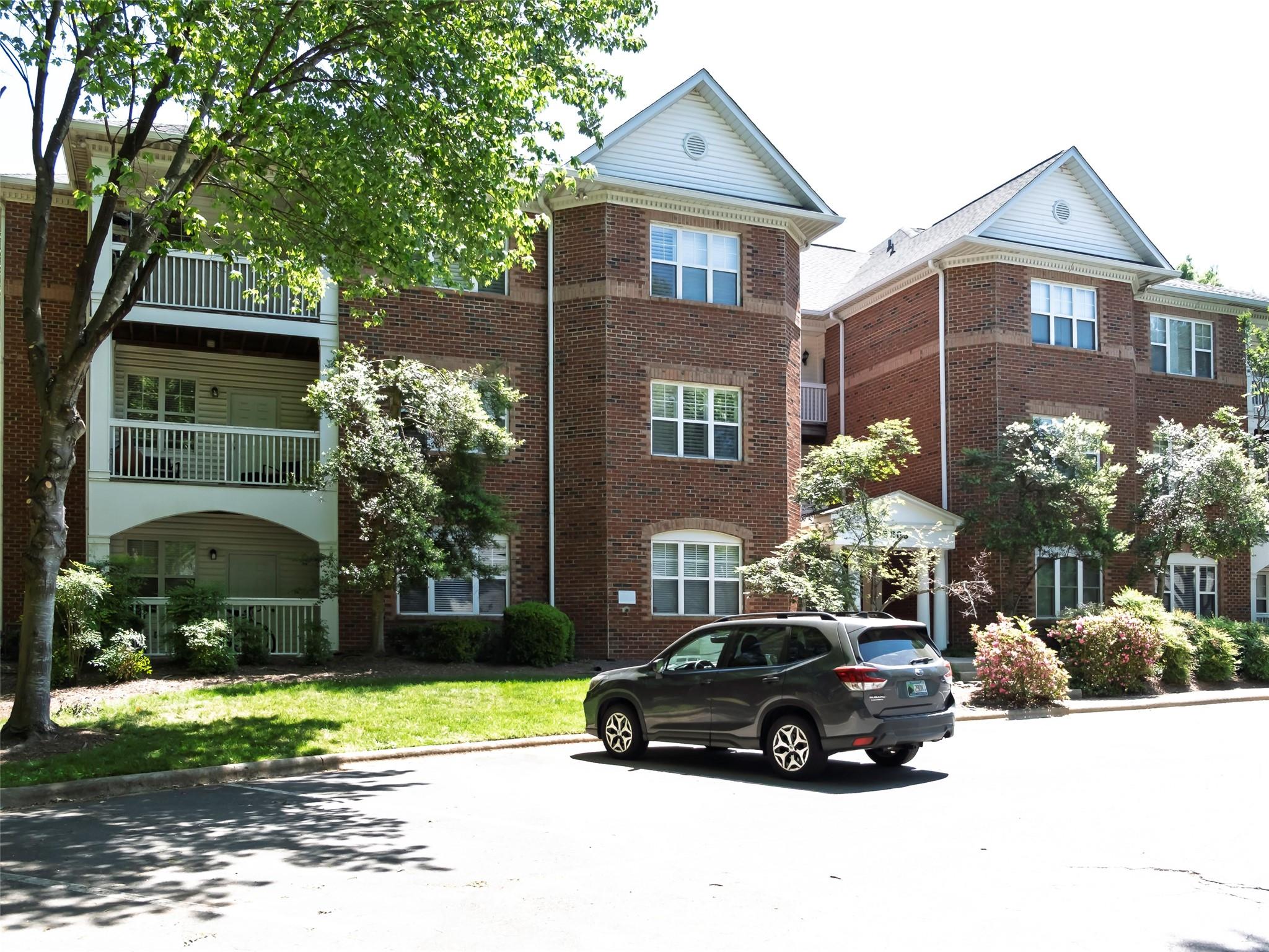 5609 Fairview Road 3 — photo