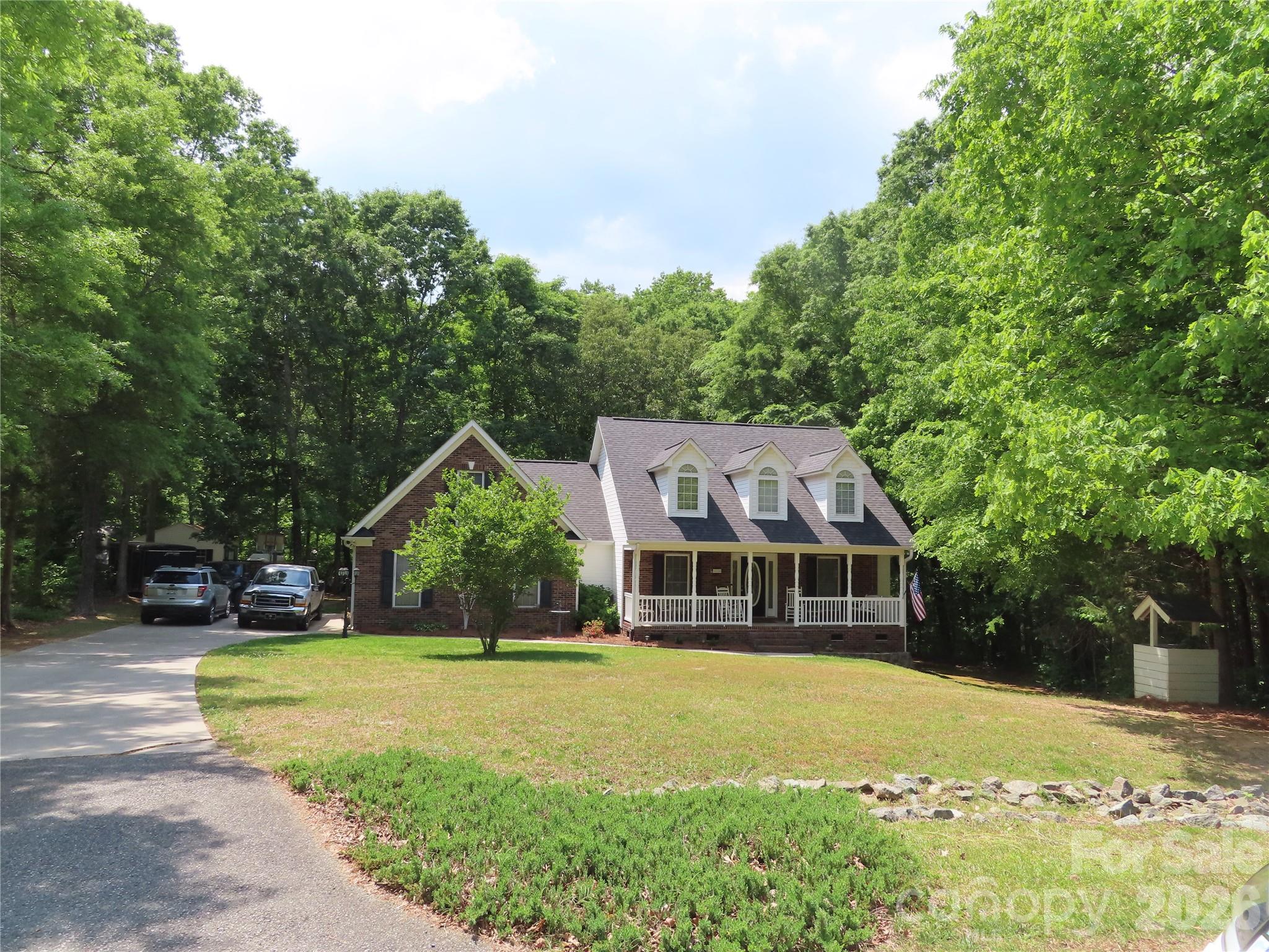 300 Tradewinds Lane — photo
