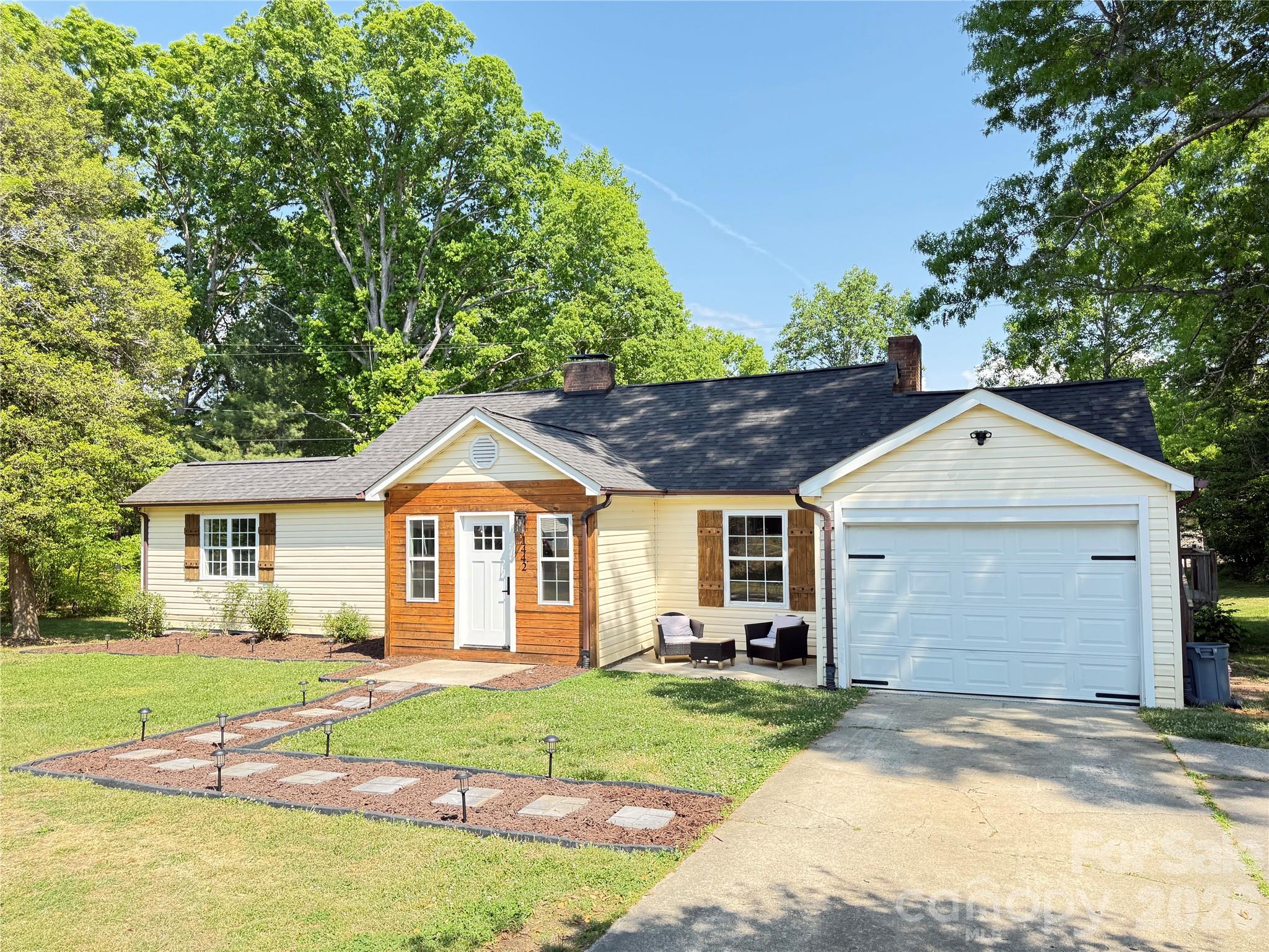 1442 Lee Pearson Road — photo