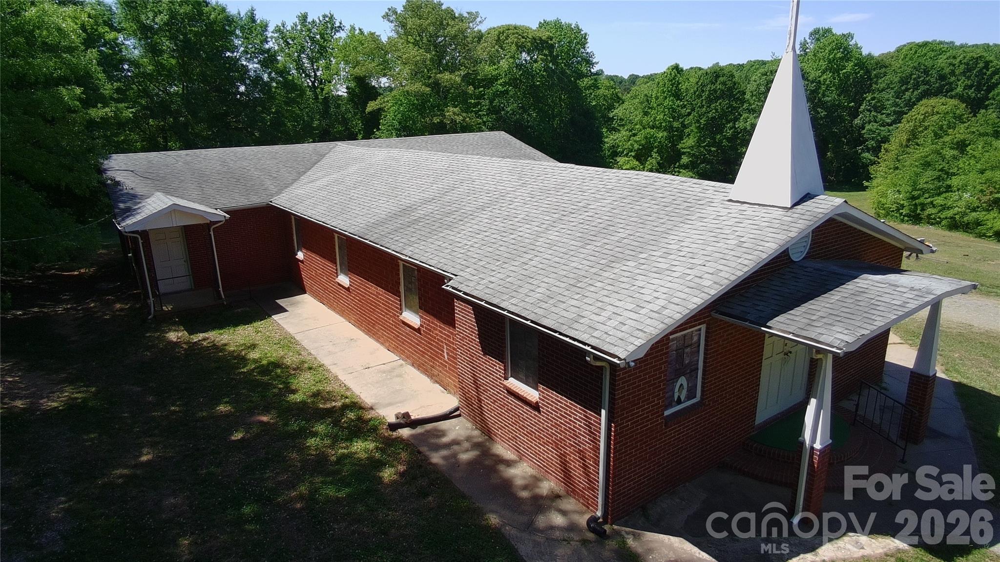 1205 Masonic Drive — photo