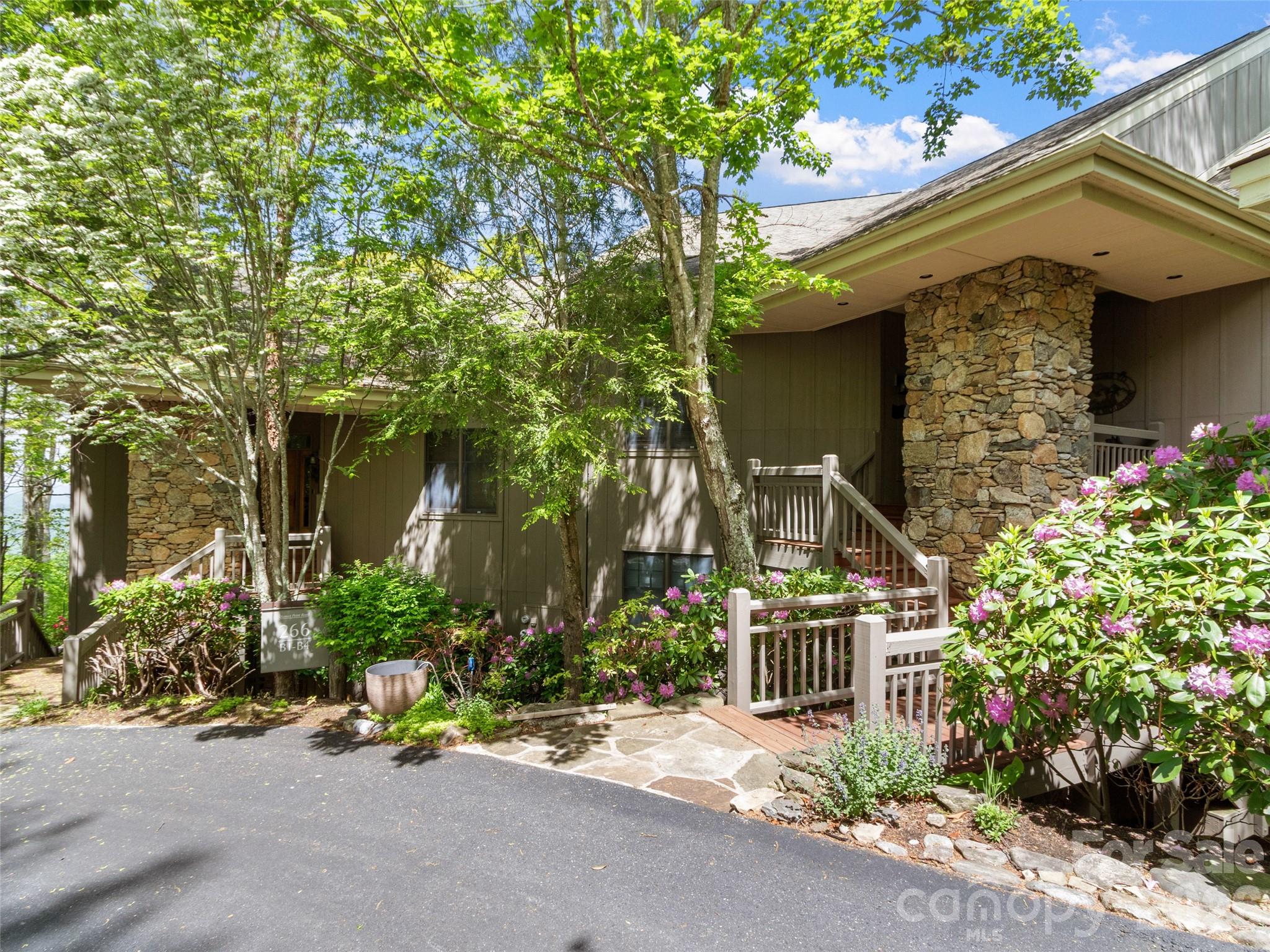 266 Sunset Point Road B2 — photo