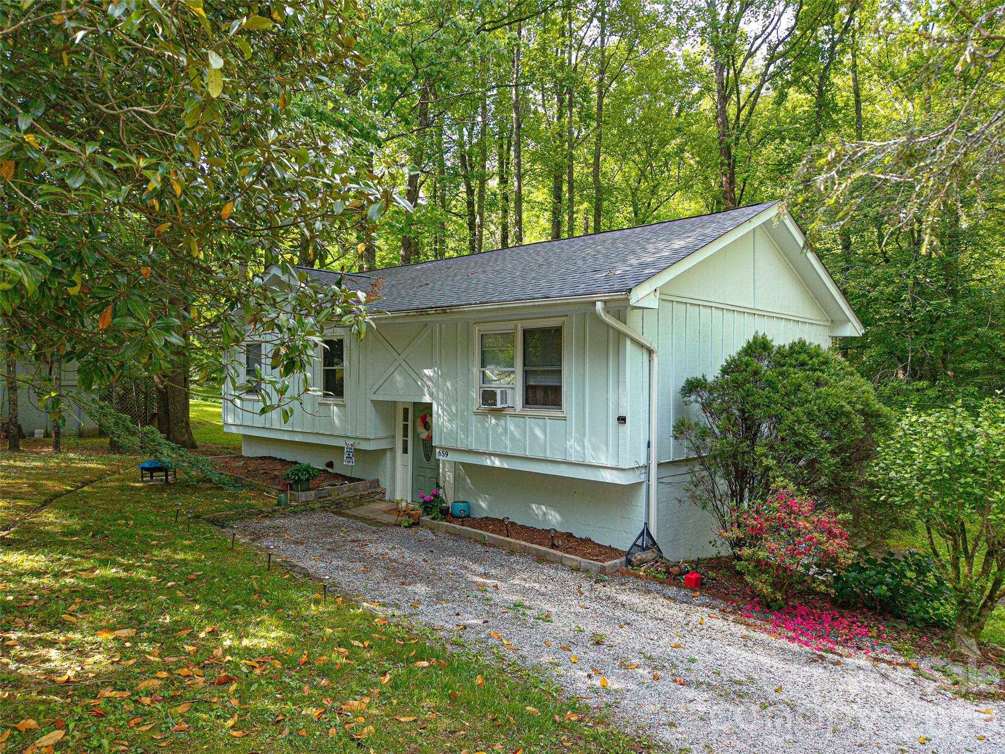 659 Salisbury Road — photo